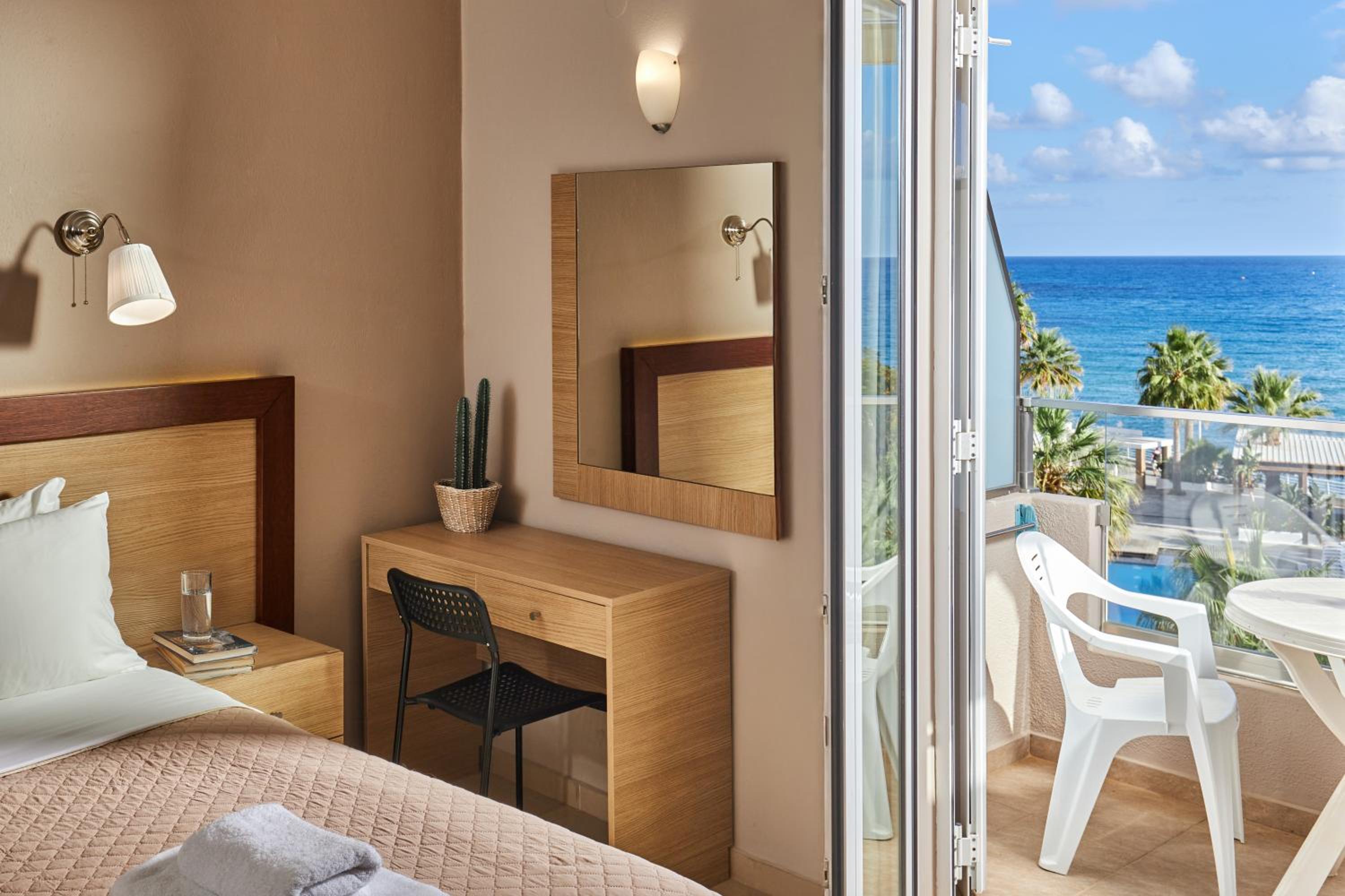 Studio with Panoramic Sea View