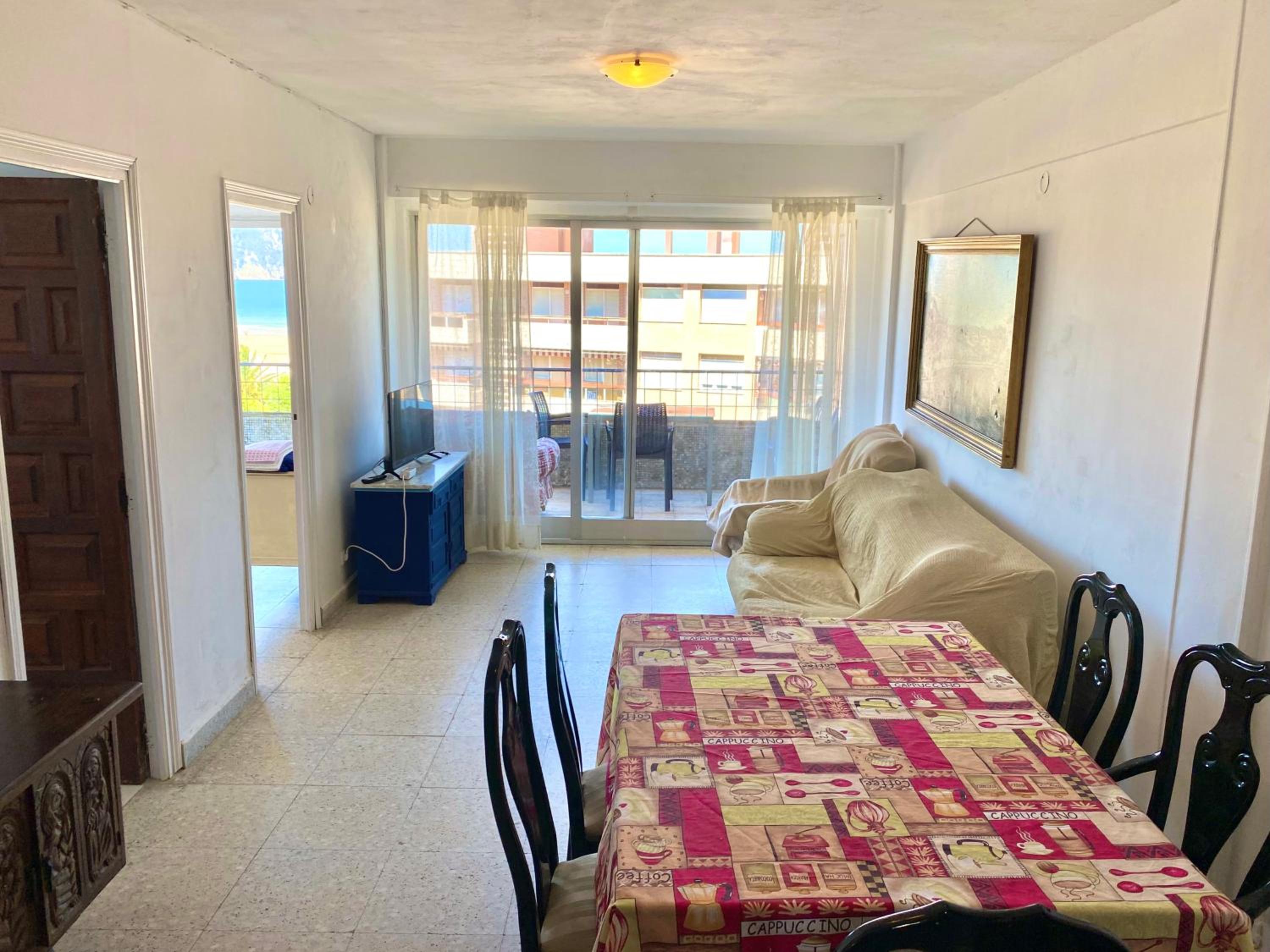 Apartamento de tres habitaciones con vista al mar