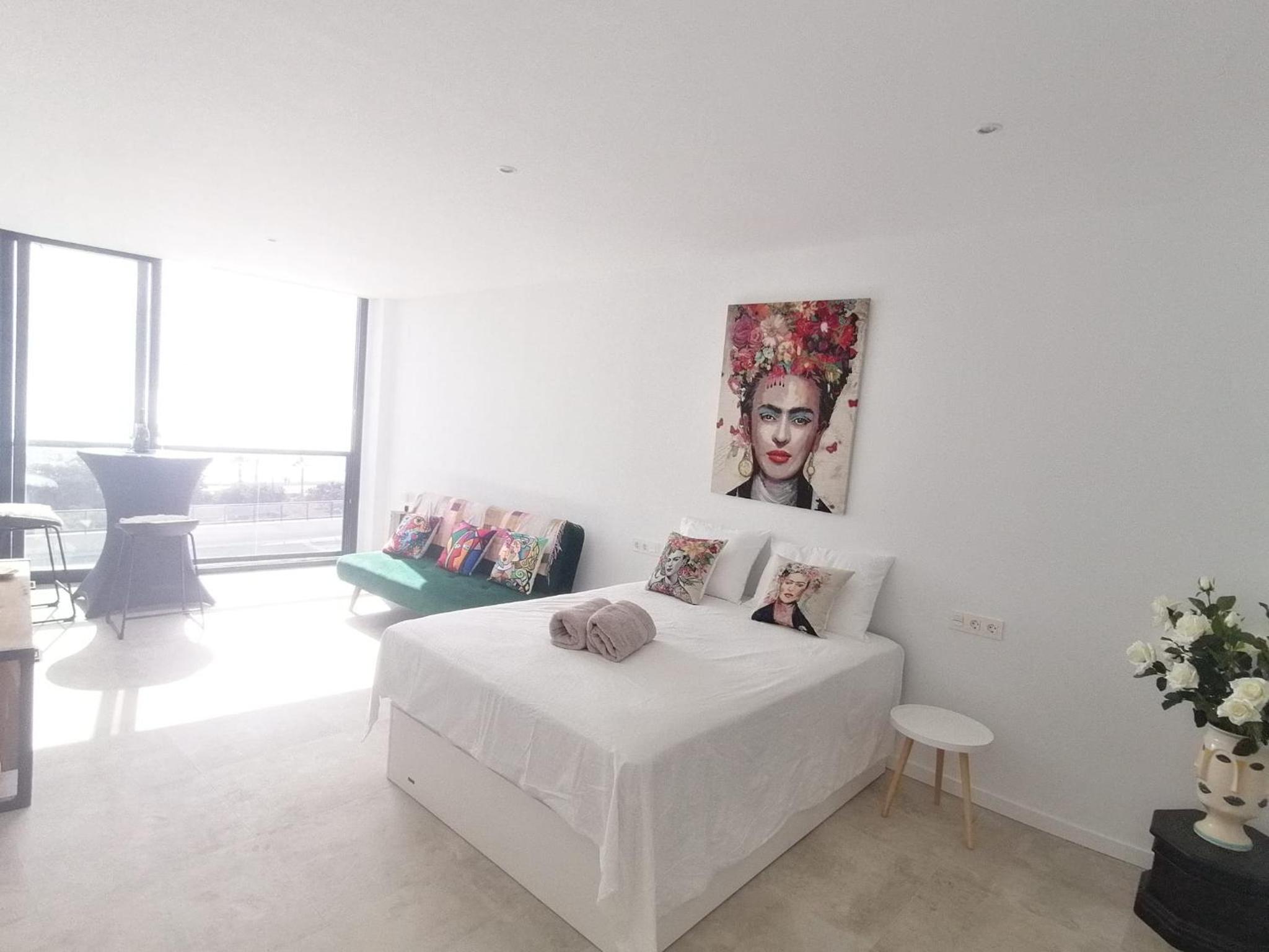 Apartamento de tres habitaciones con vista al mar