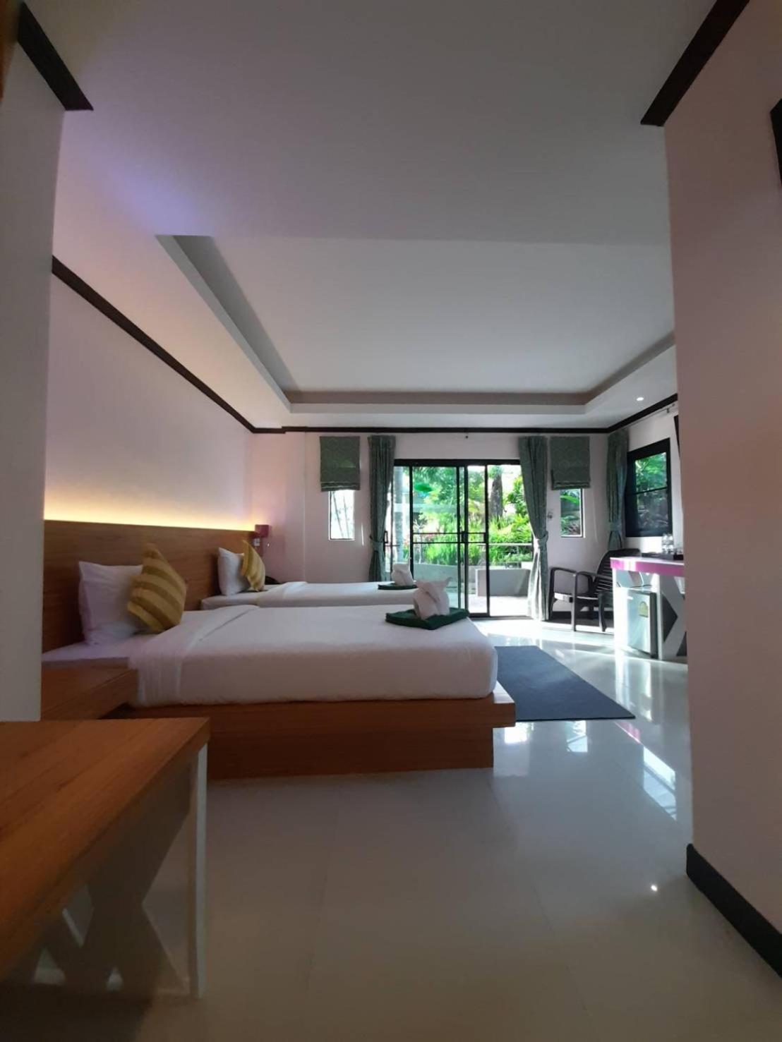 Deluxe Twin Room photo 1