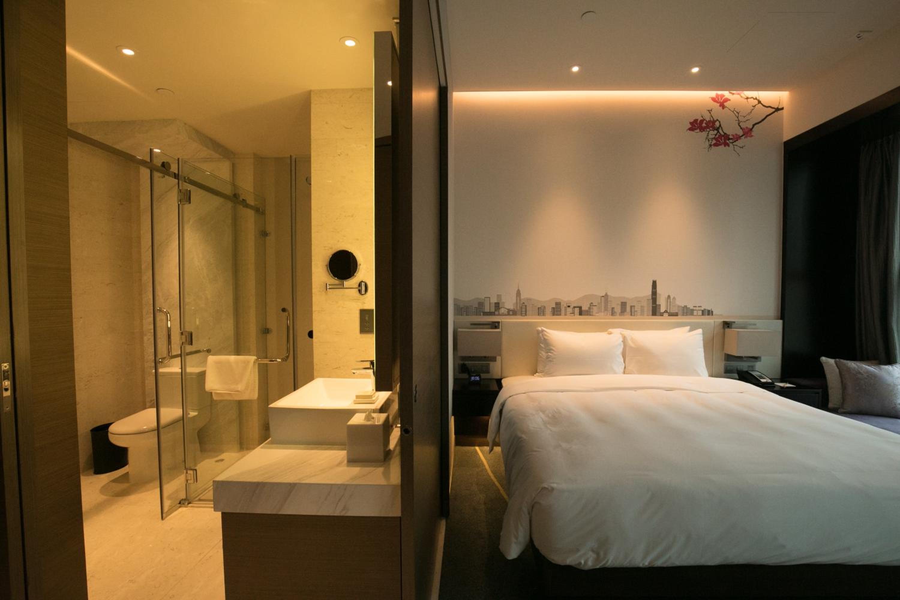 King Junior Suite with Harbor View