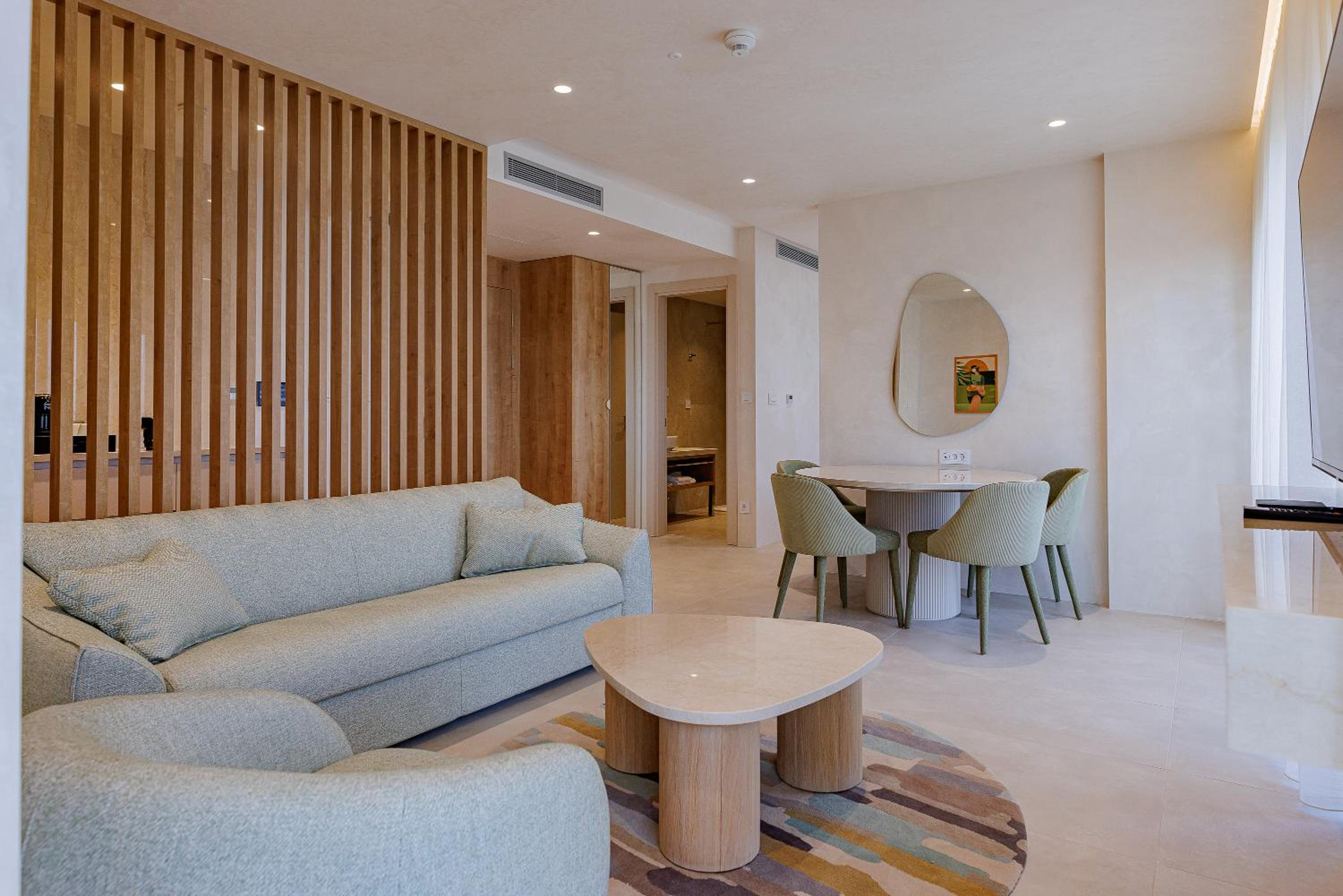 One-Bedroom Apartment with Complimentary Spa Access photo 1