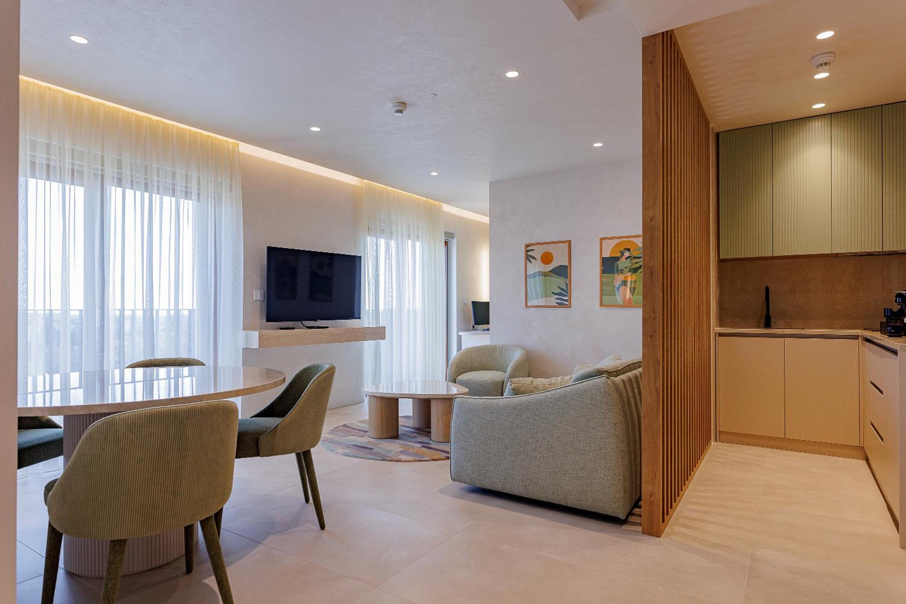 One-Bedroom Apartment with Complimentary Spa Access photo 3