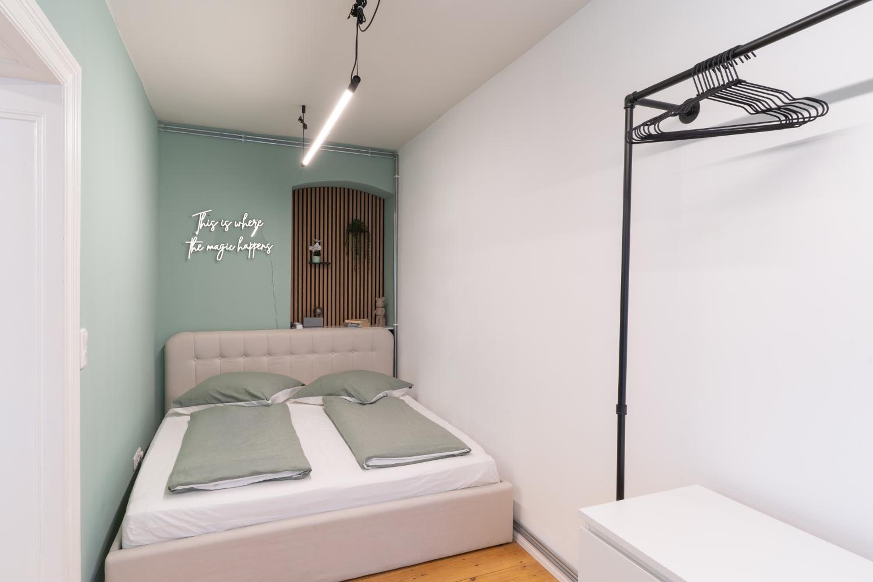 Studio Apartment with King Bed photo 3