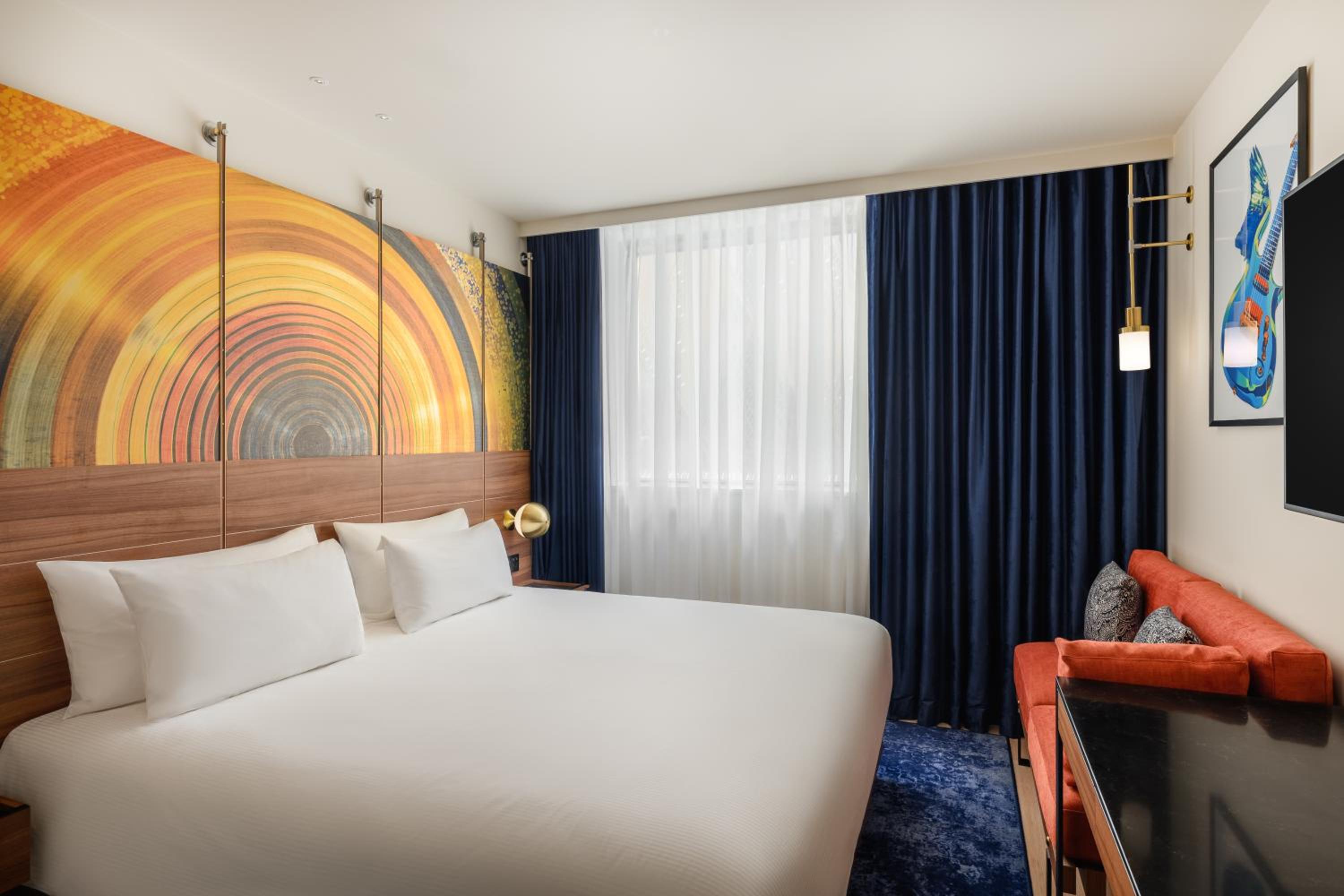 Standard Room thumbnail 5