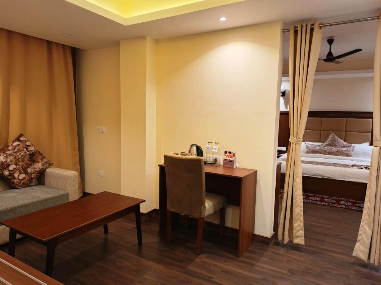 Junior Suite with Mountain View