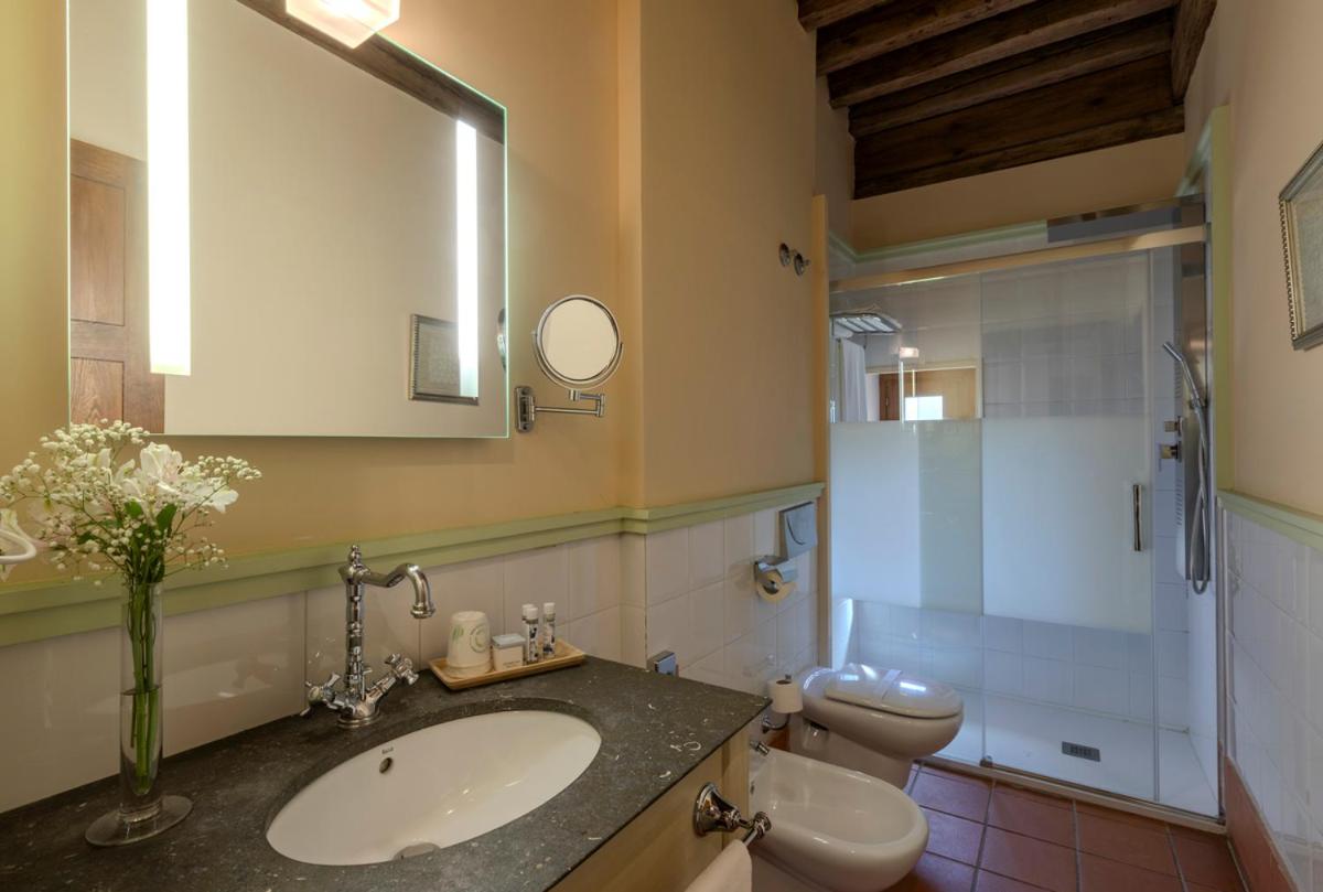 Classic Twin Room - Photo 2