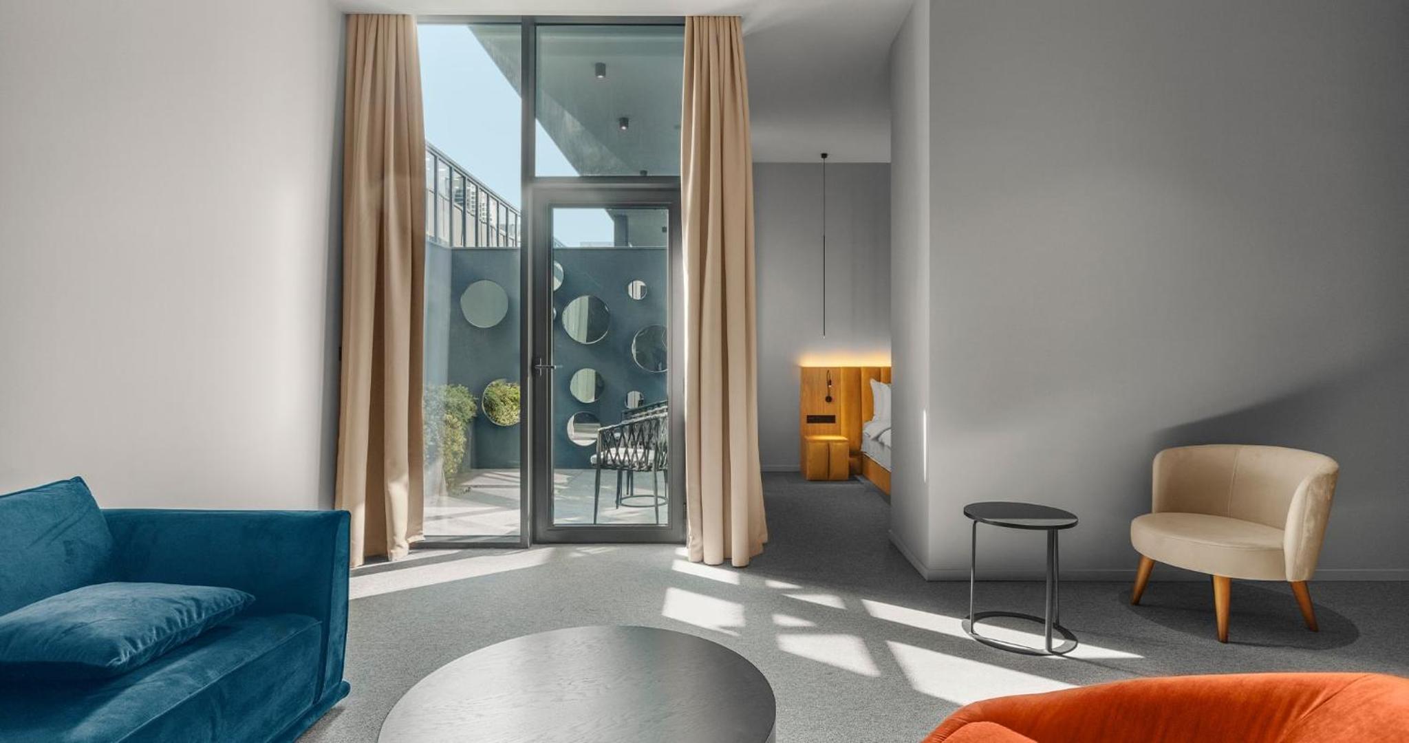 Deluxe Suite - Photo 1