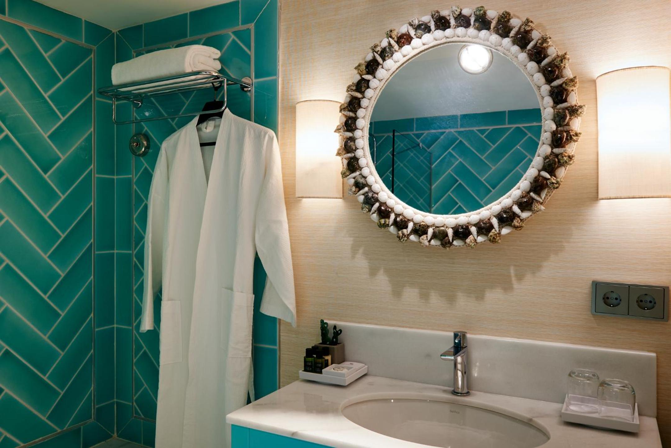 Superior Double or Twin Room with Sea View - Photo 4