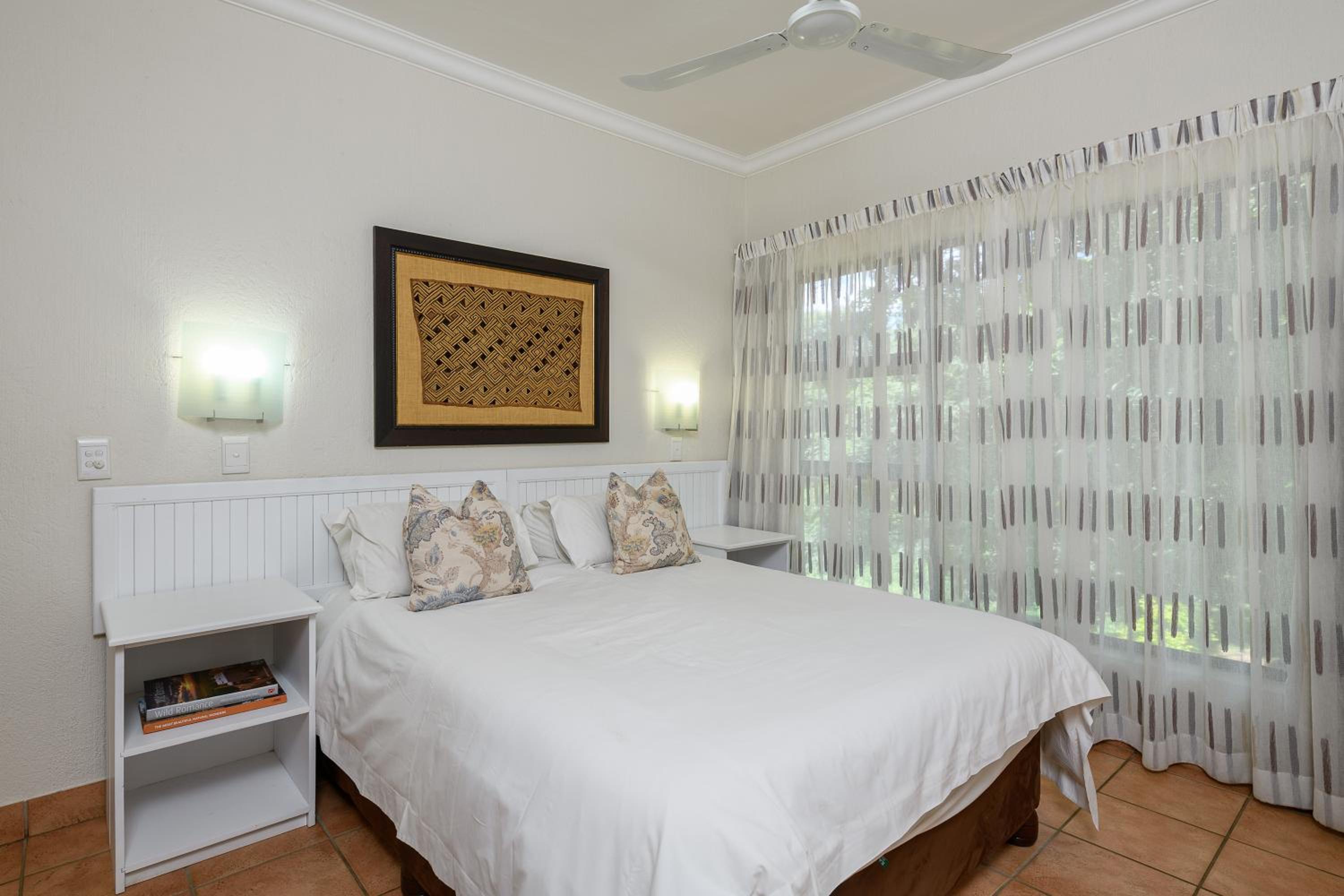 Three Bedroom Apartment with Patio photo 1
