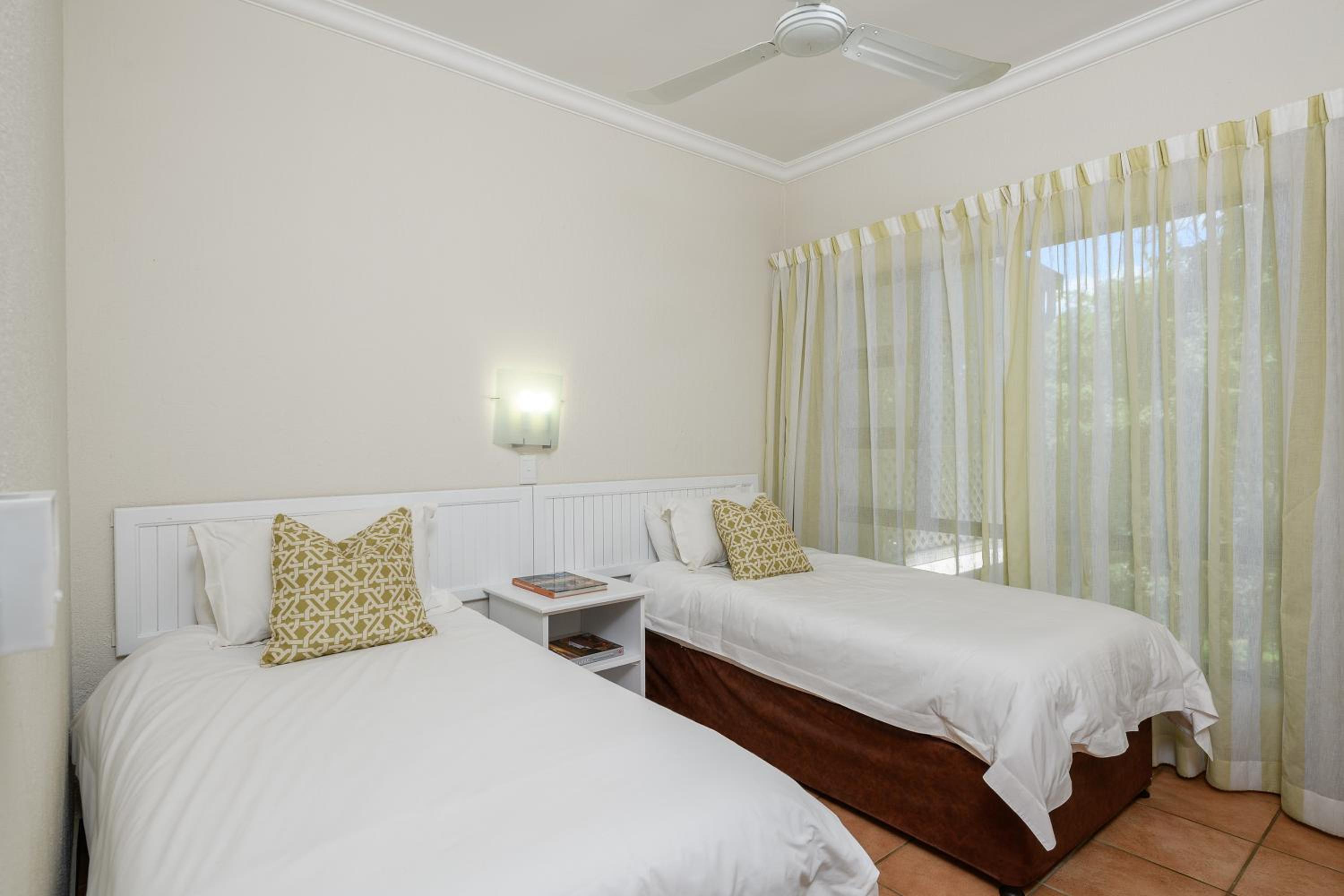 Three Bedroom Apartment with Patio photo 3
