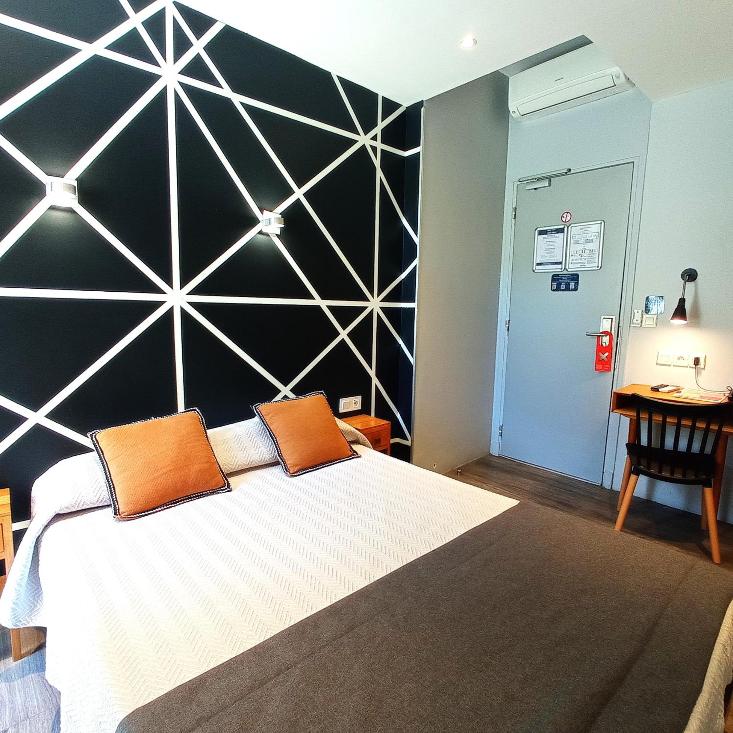 Standard Double Room - Photo 4