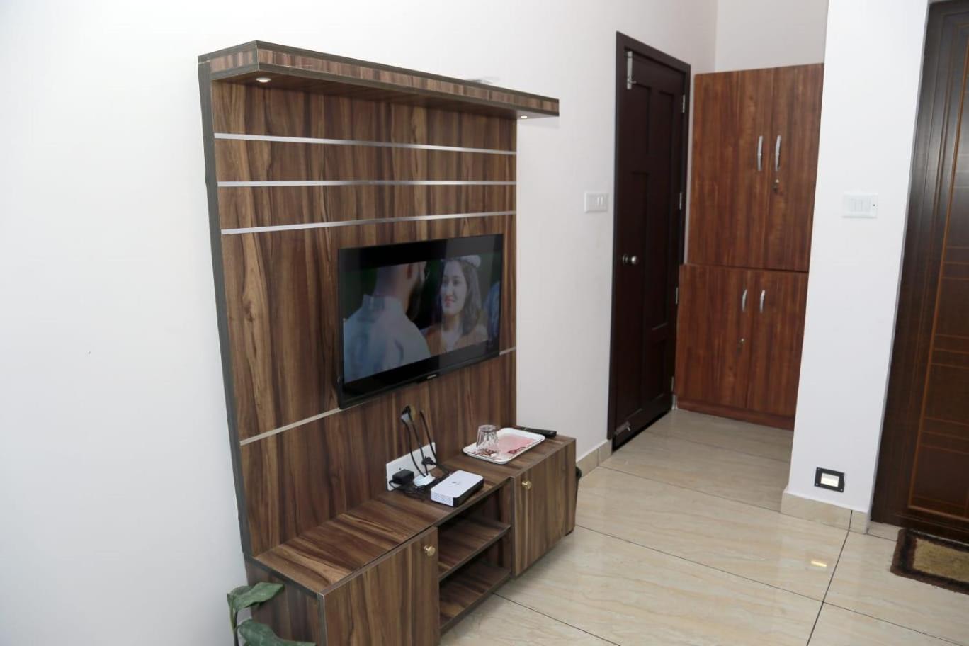 King Room with Balcony photo 2