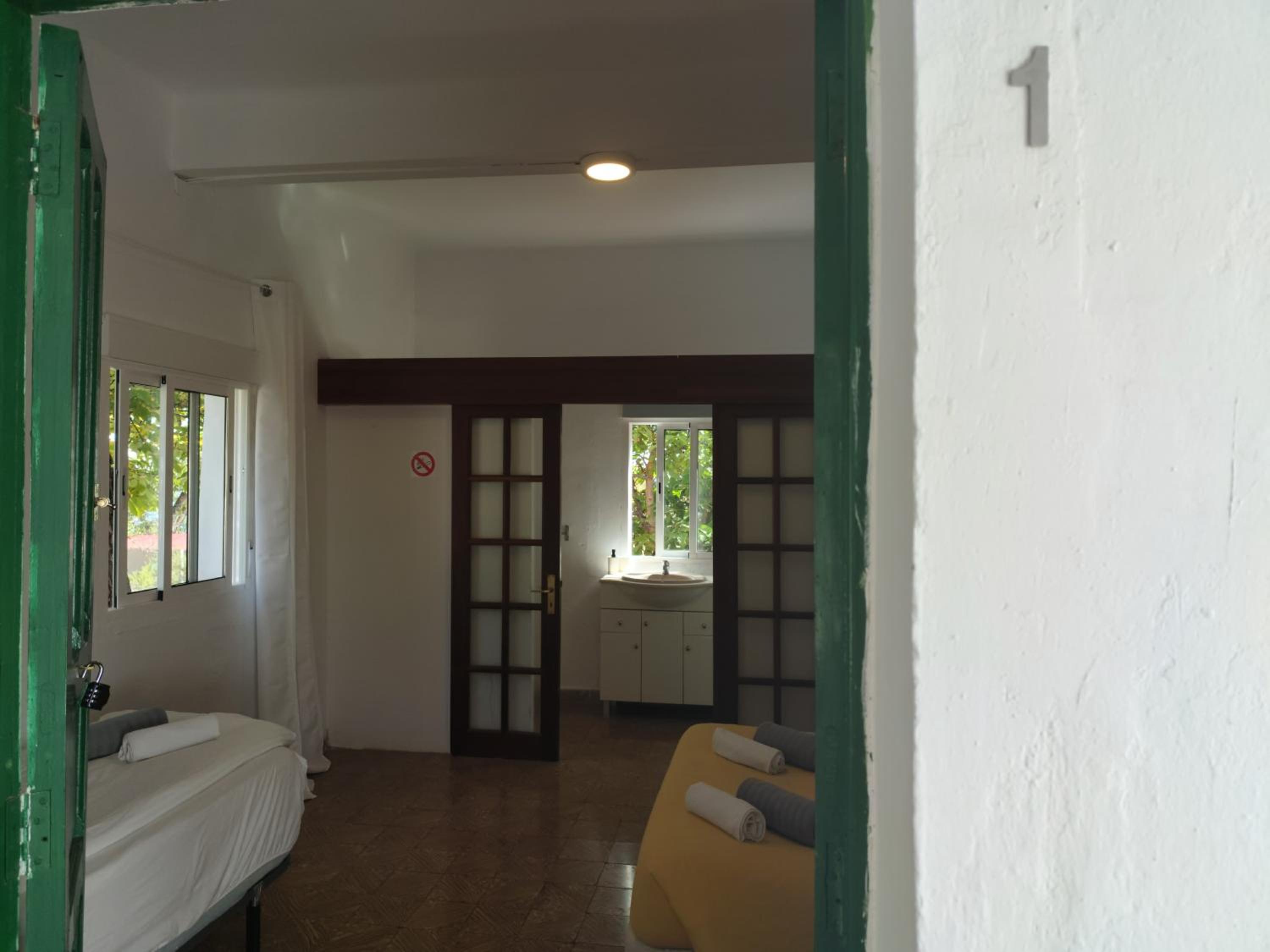Habitación Triple con Baño Privado
