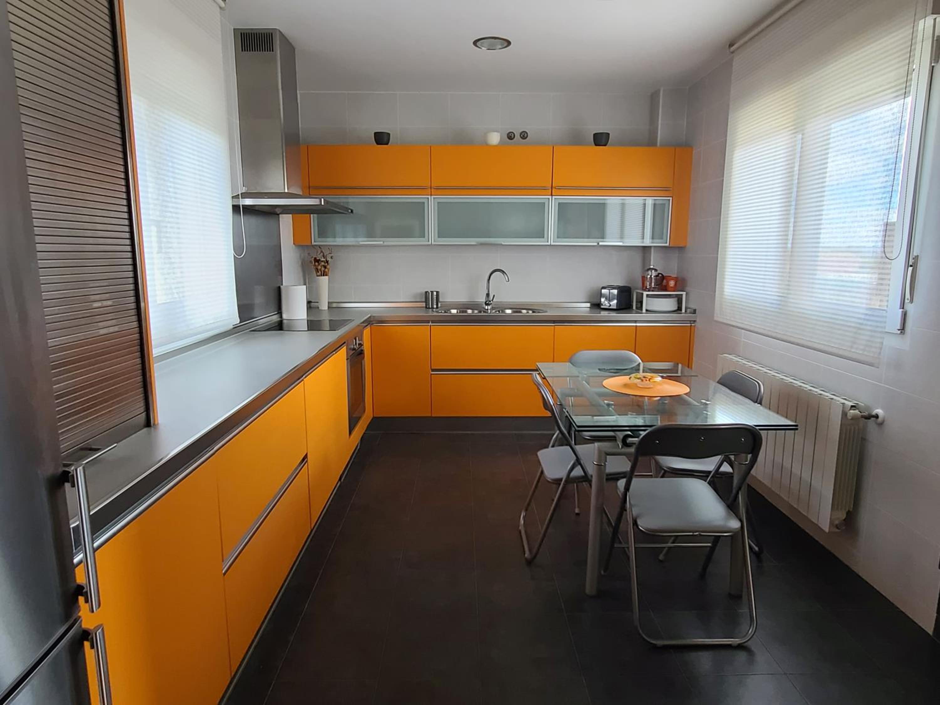 Three-Bedroom House photo 2