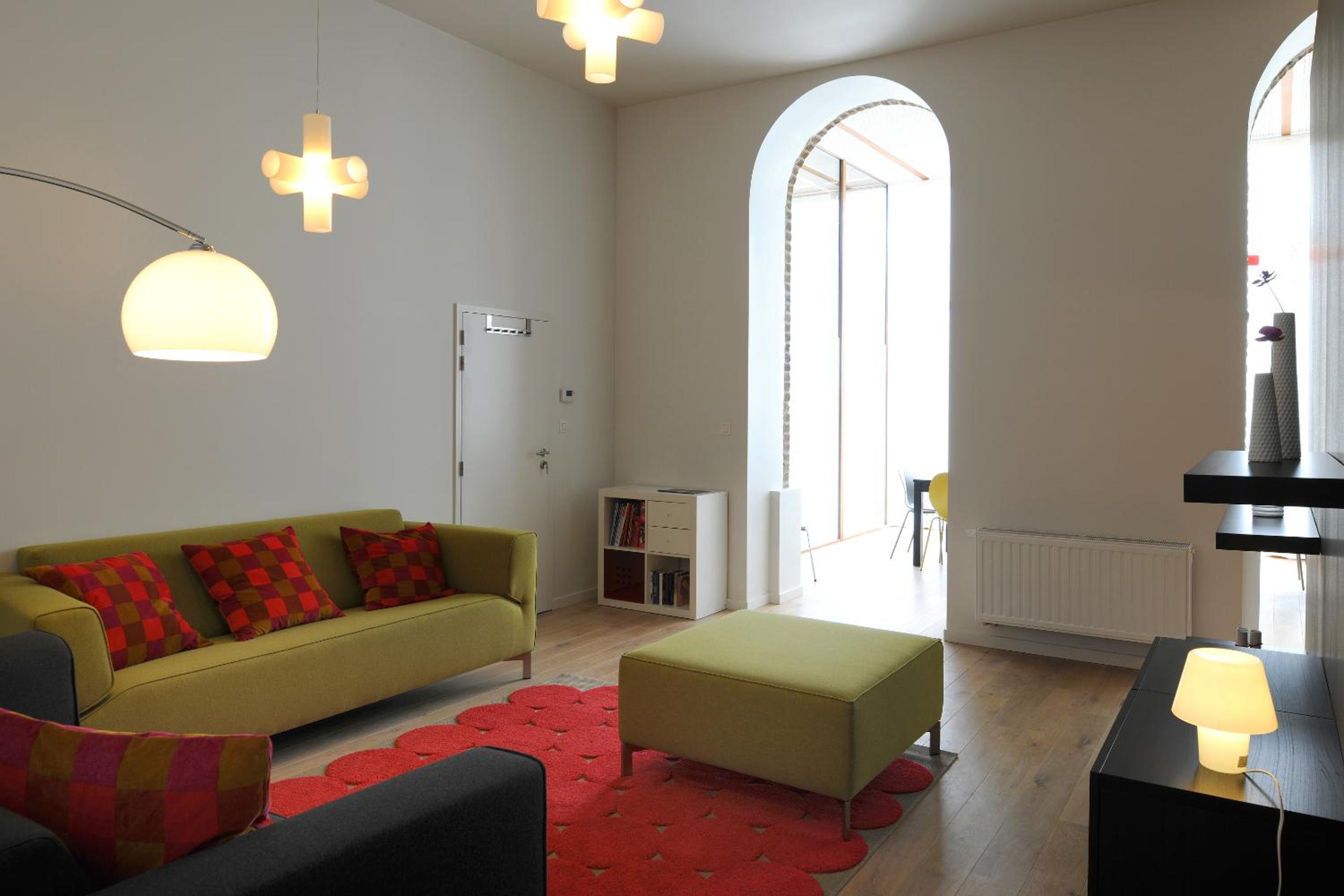 One-Bedroom Standard Apartment - Photo 5