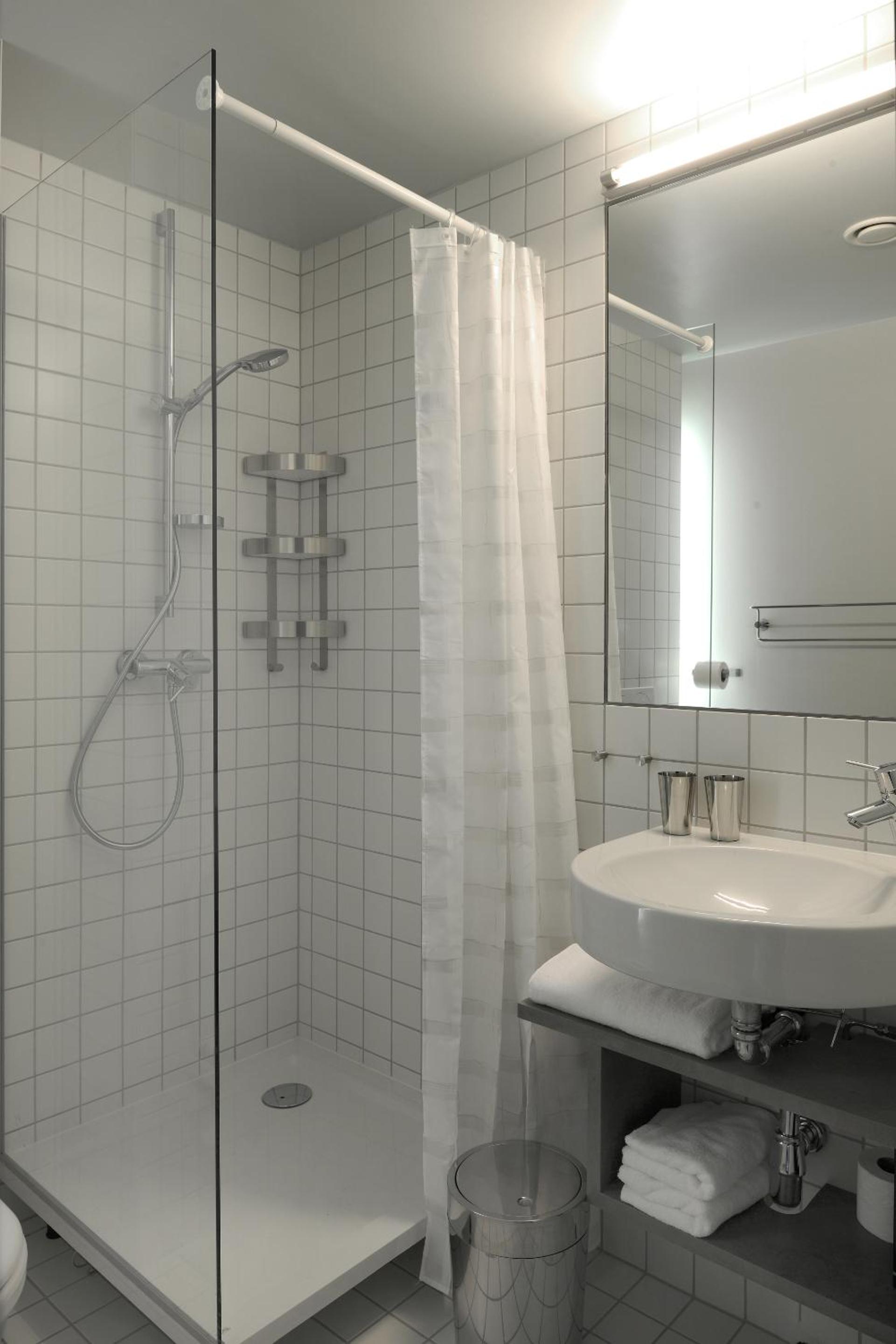 One-Bedroom Standard Apartment - Photo 3