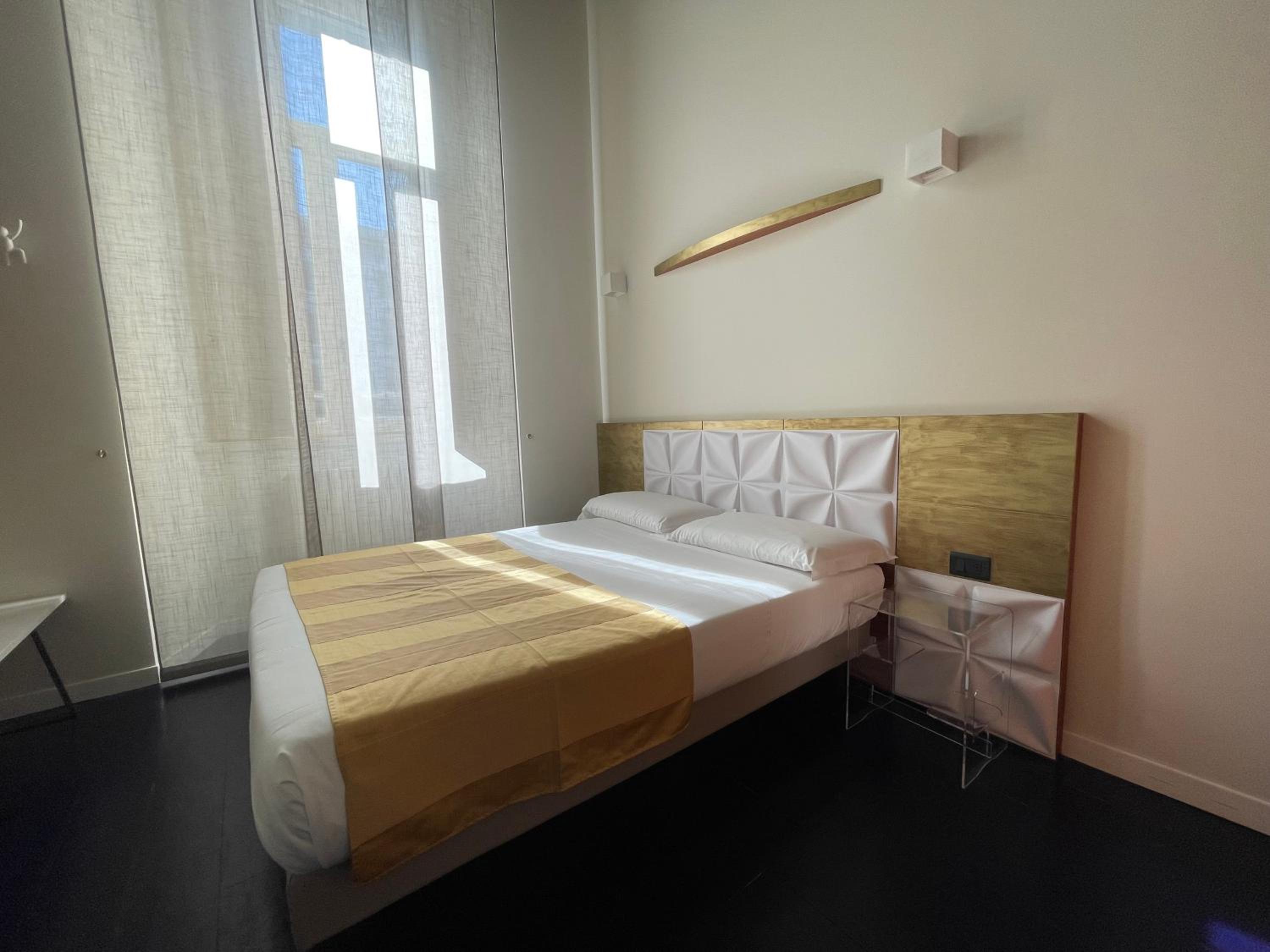 Standard Double or Twin Room photo 3