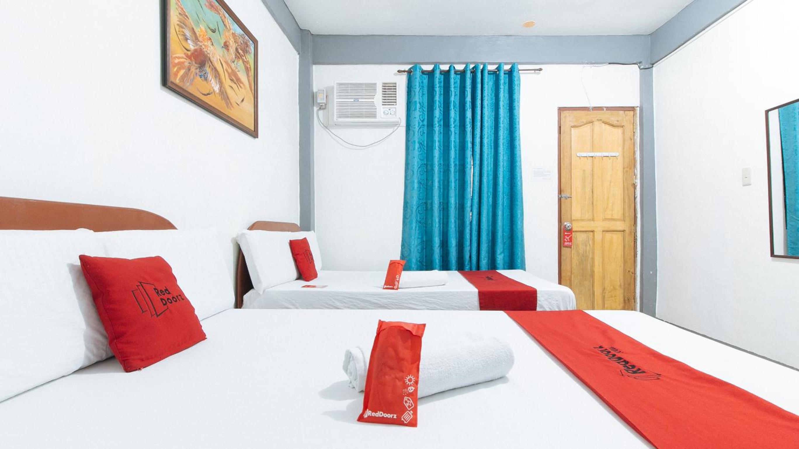 Twin Room - Photo 12