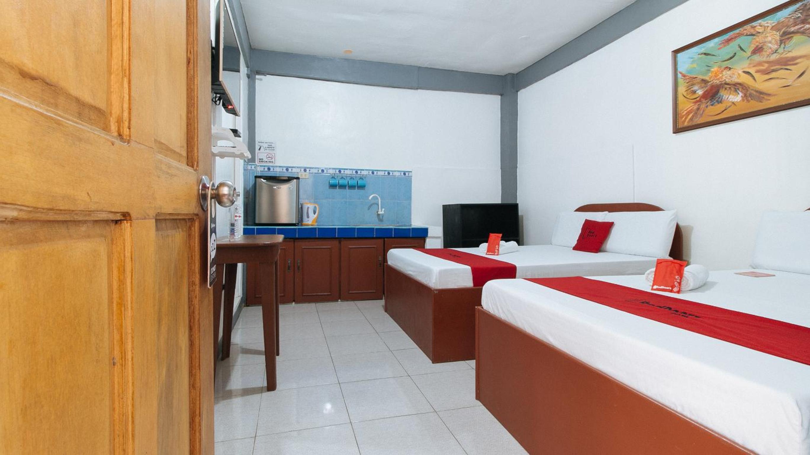 Twin Room - Photo 13