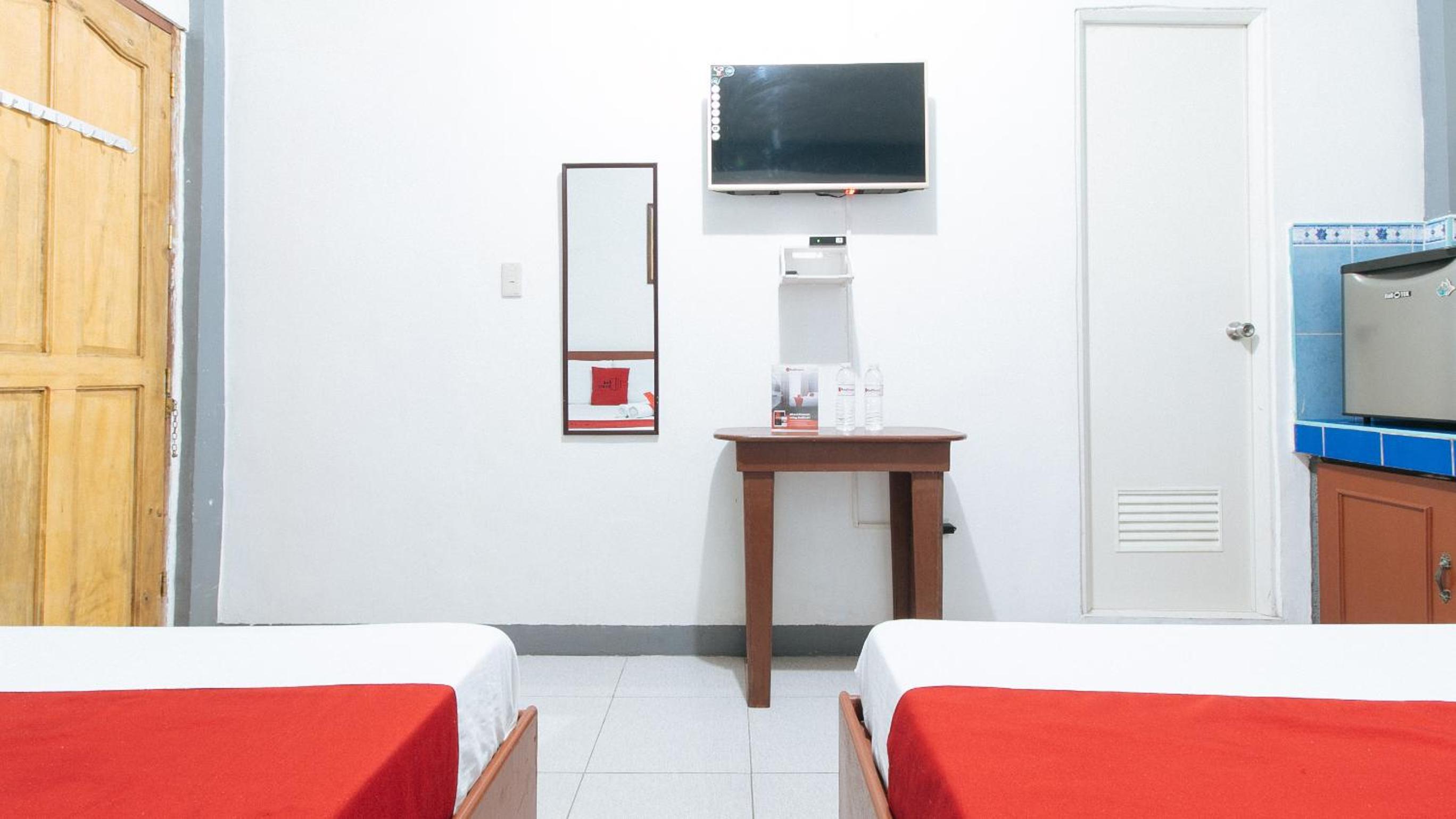 Twin Room - Photo 3