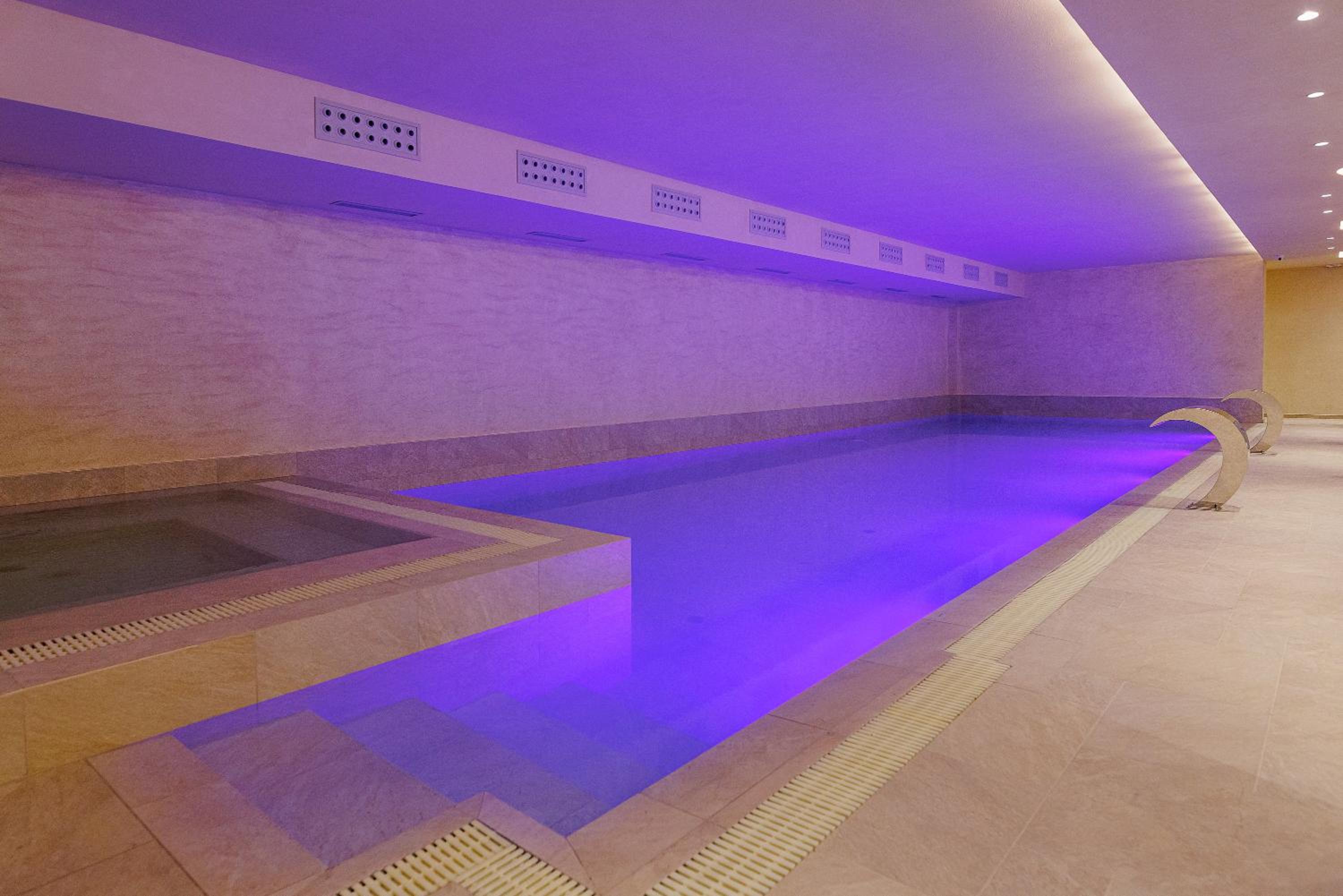 One-Bedroom Apartment with Complimentary Spa Access photo 2