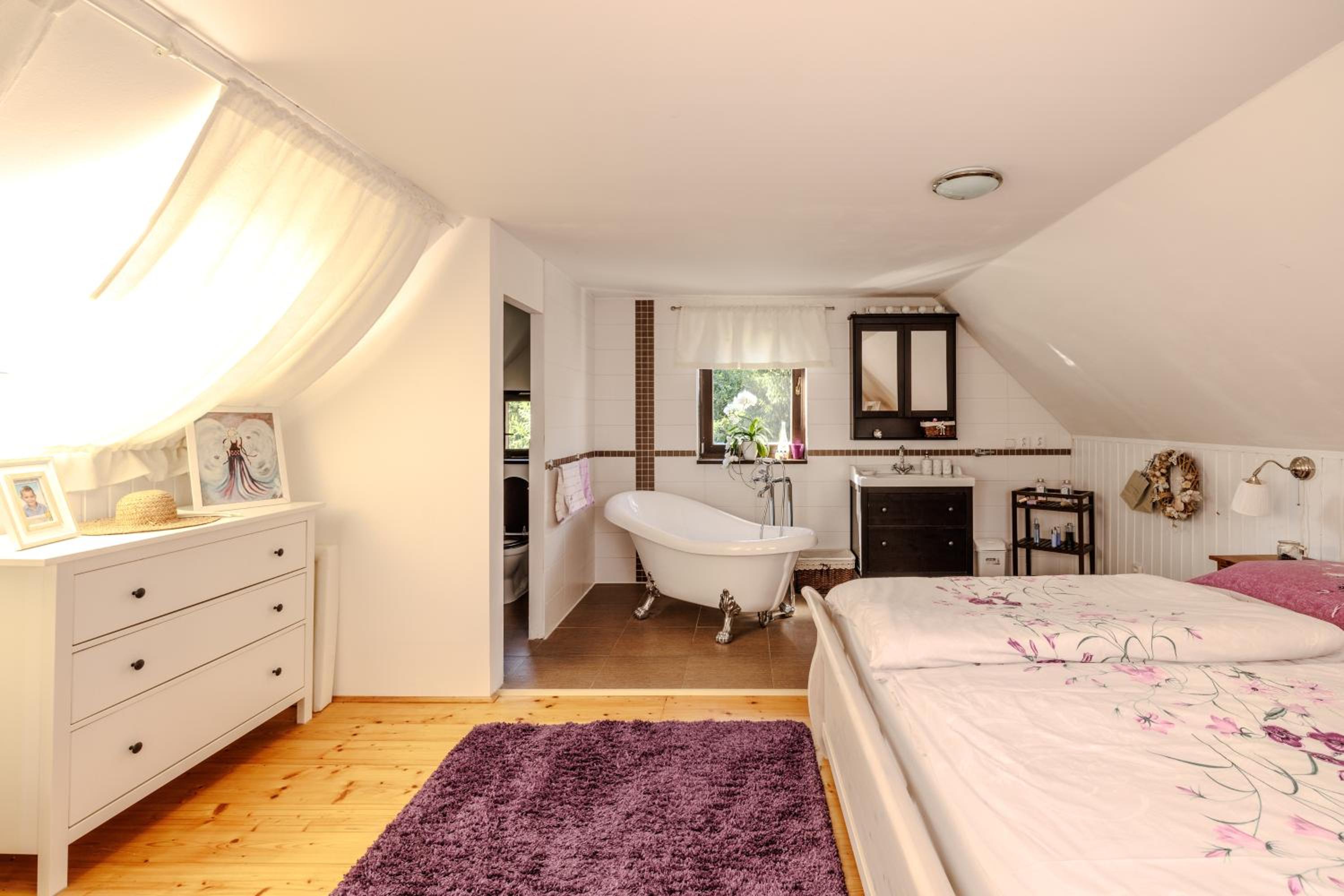 Deluxe One-Bedroom Apartment with Garden View photo 1