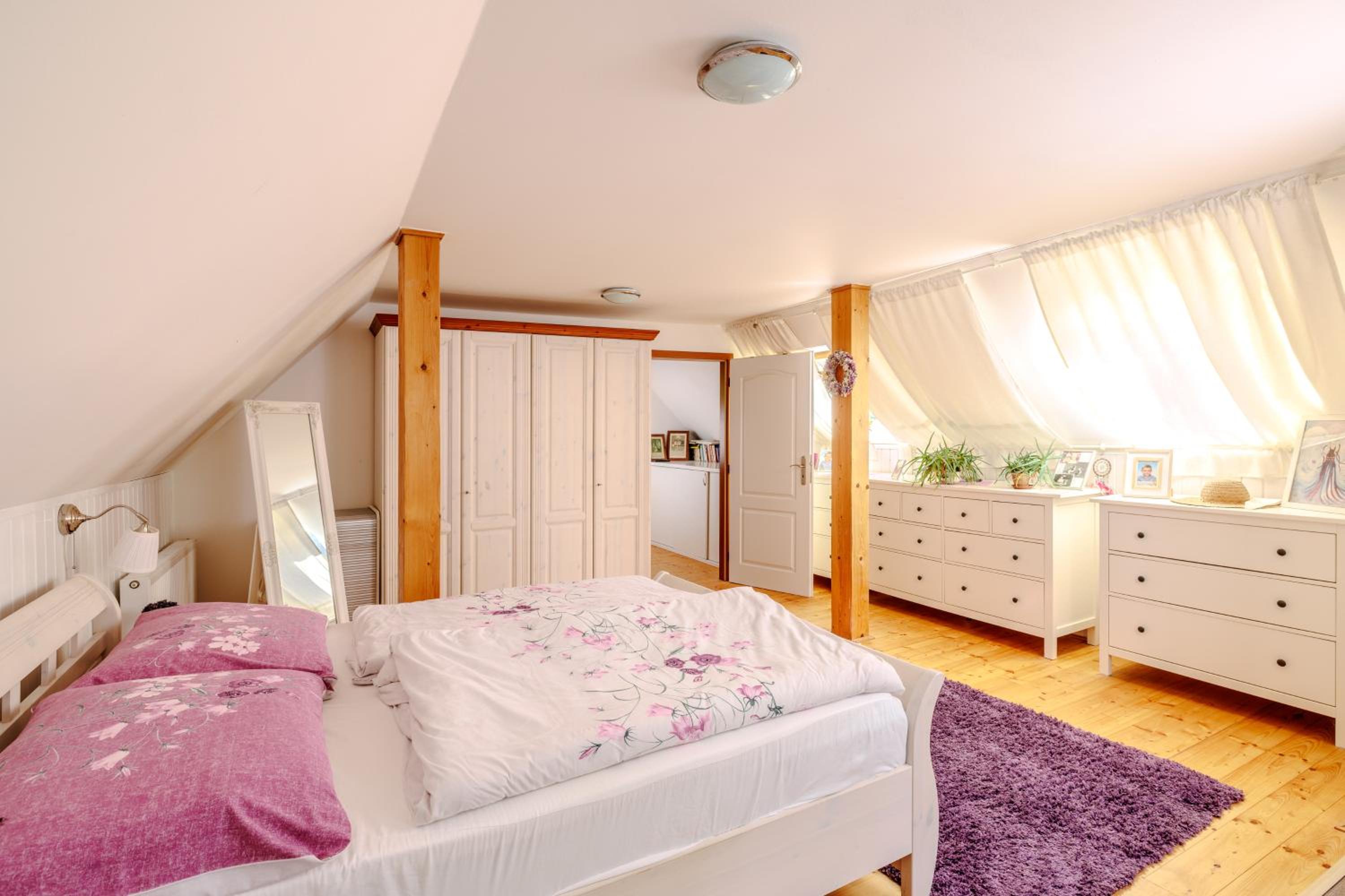 Deluxe One-Bedroom Apartment with Garden View photo 2