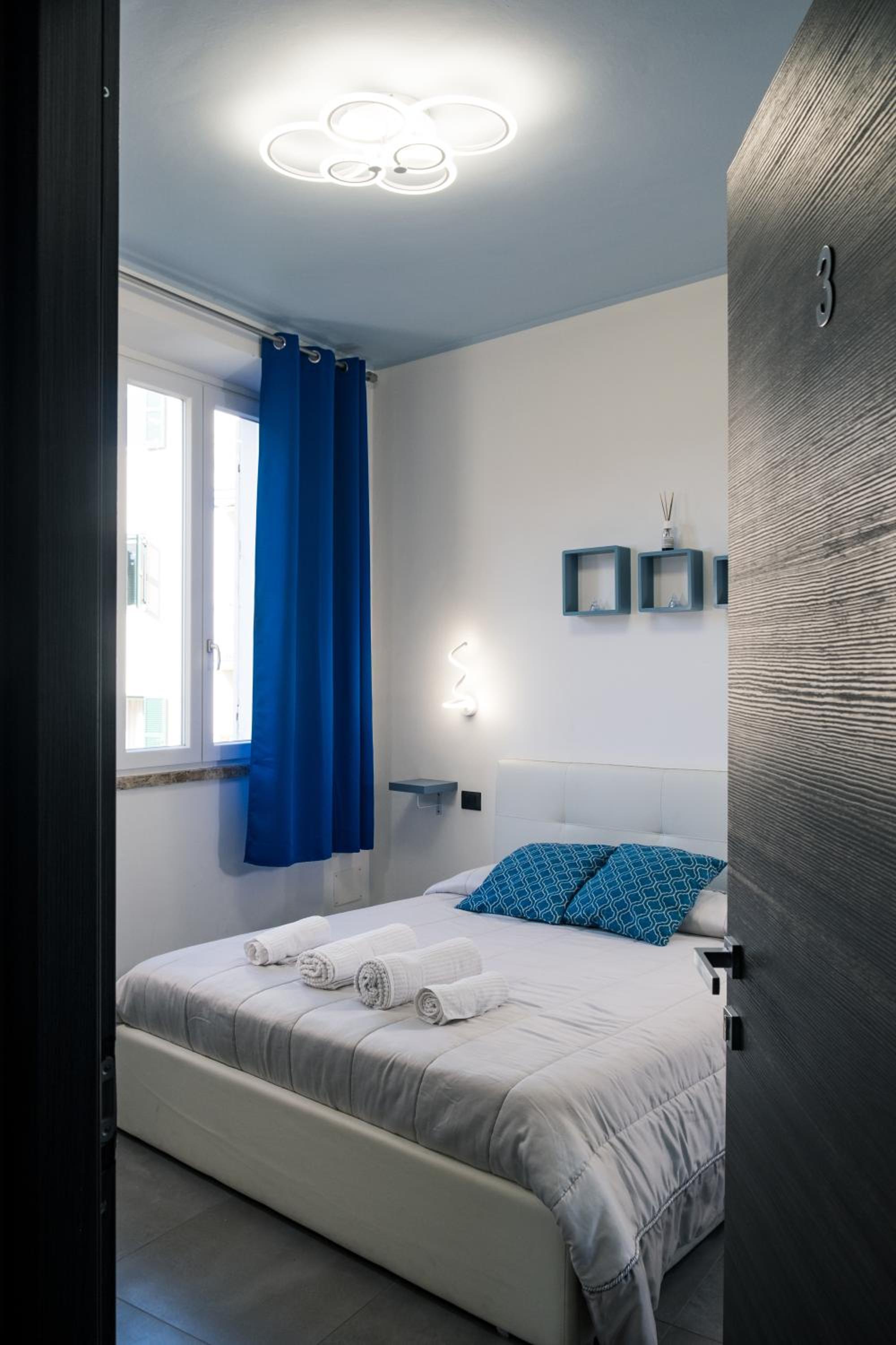 Deluxe Room - Photo 22