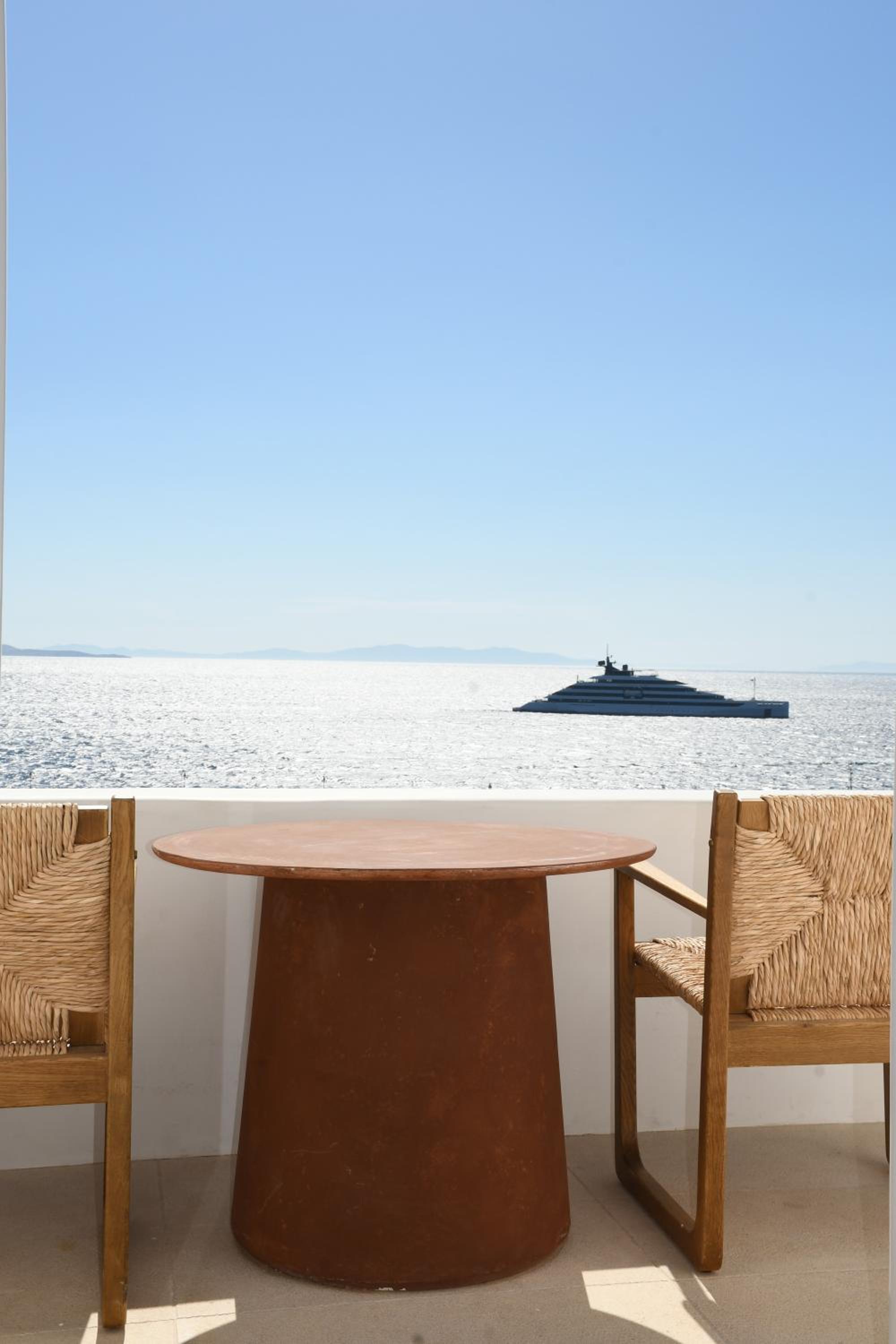 Superior Suite with Sea View - Photo 6