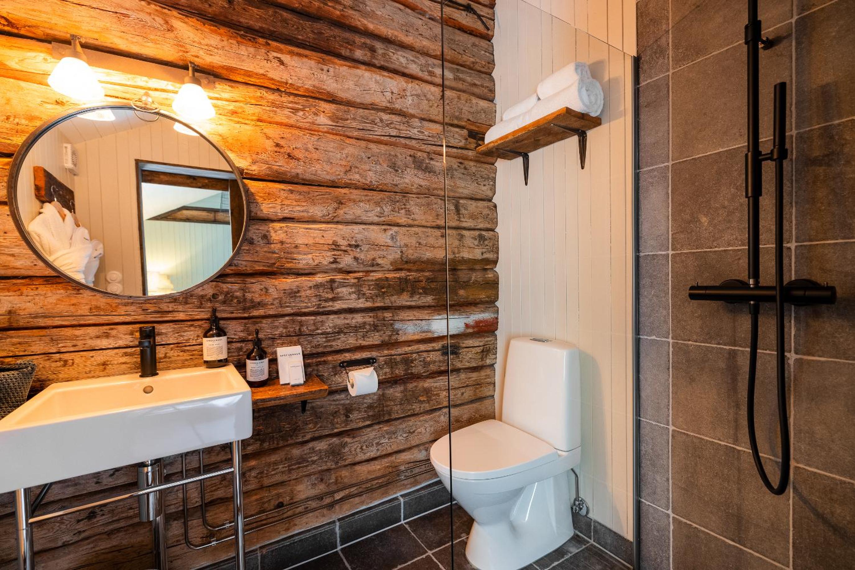Village Cabin Suite photo 3