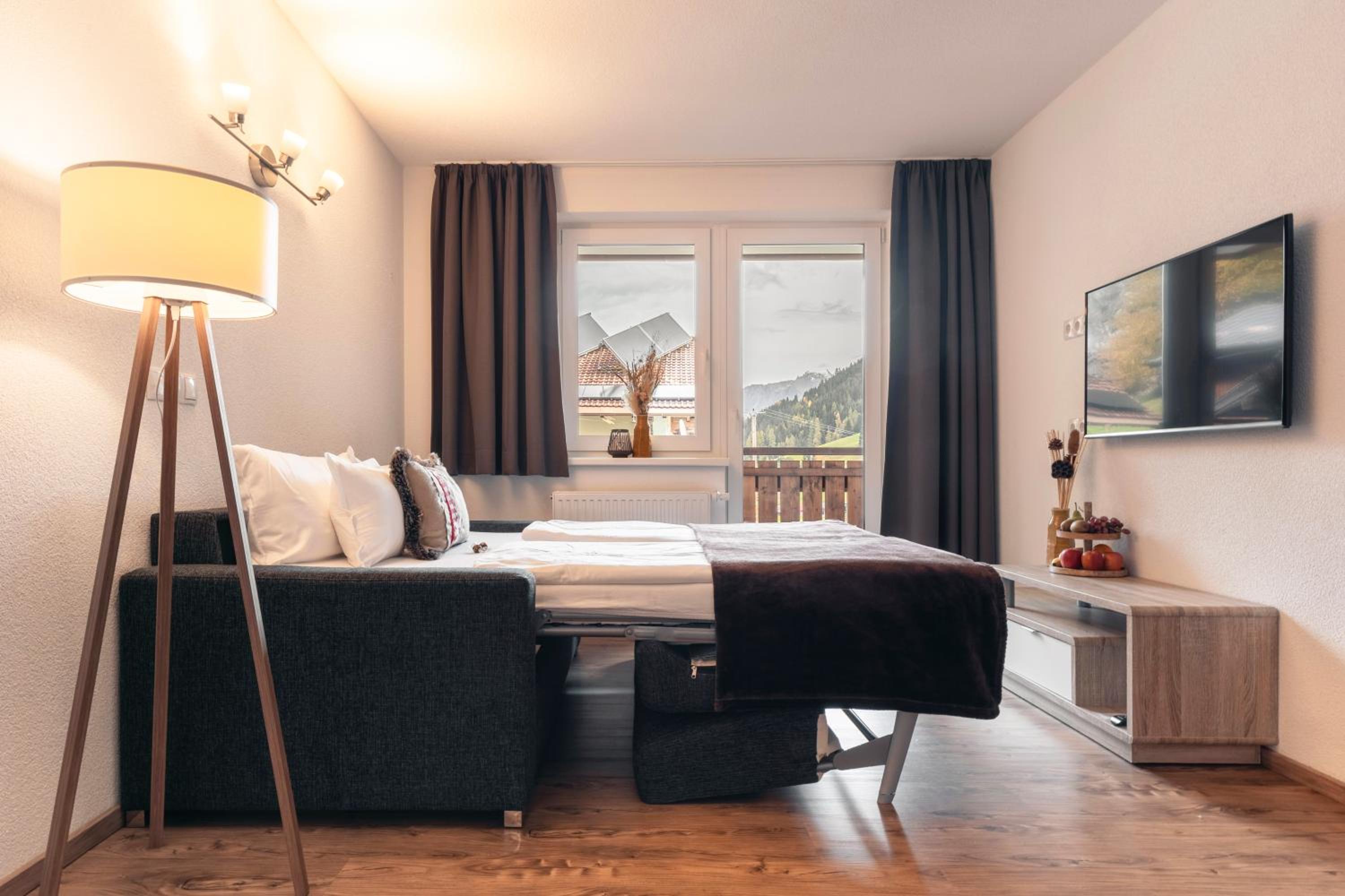 Deluxe Apartment with Balcony photo 2