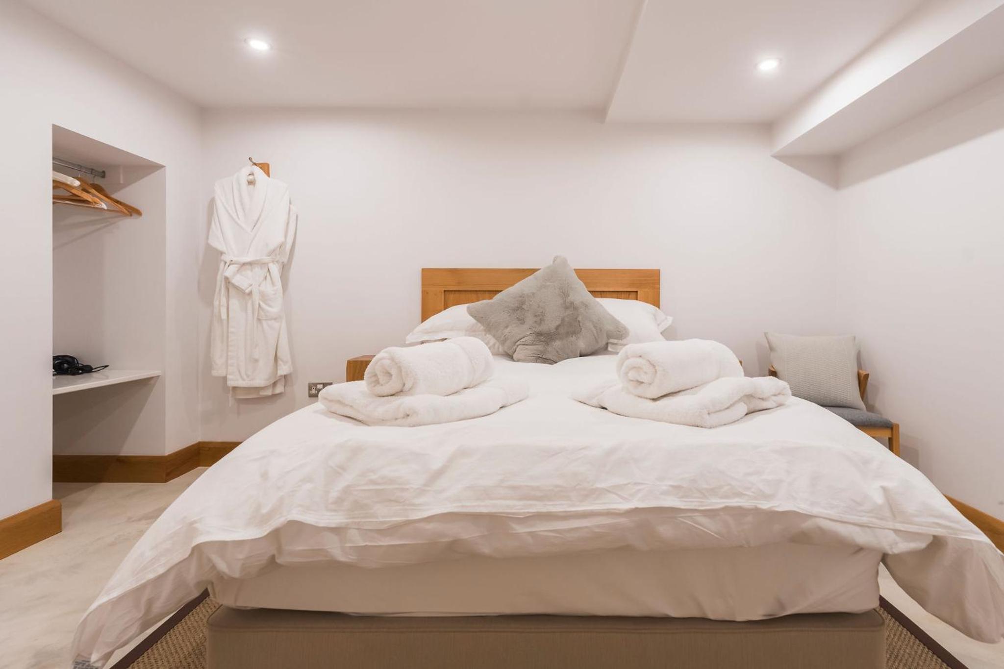 Two-Bedroom House photo 3
