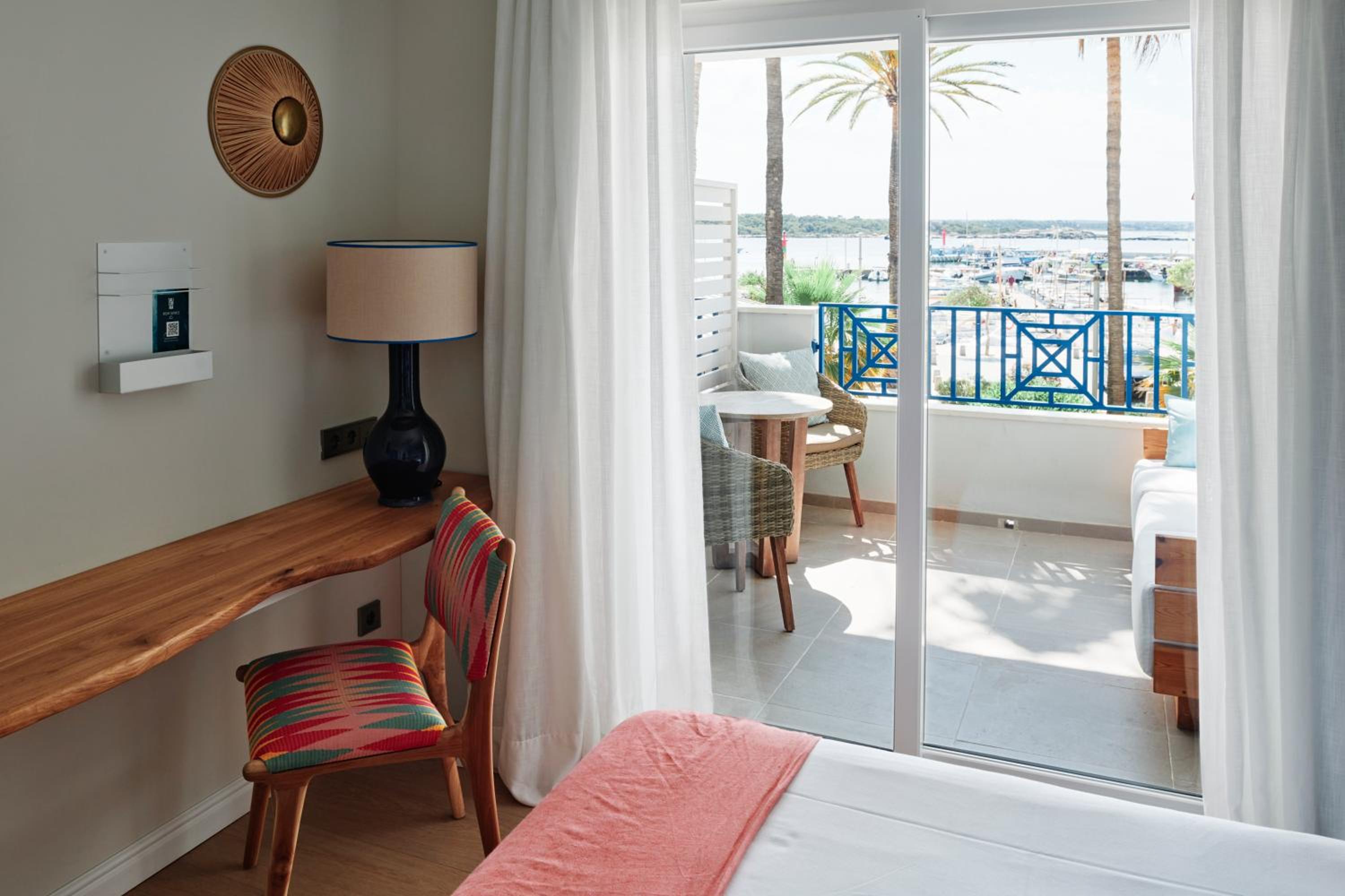 Superior Double or Twin Room with Sea View - Photo 2