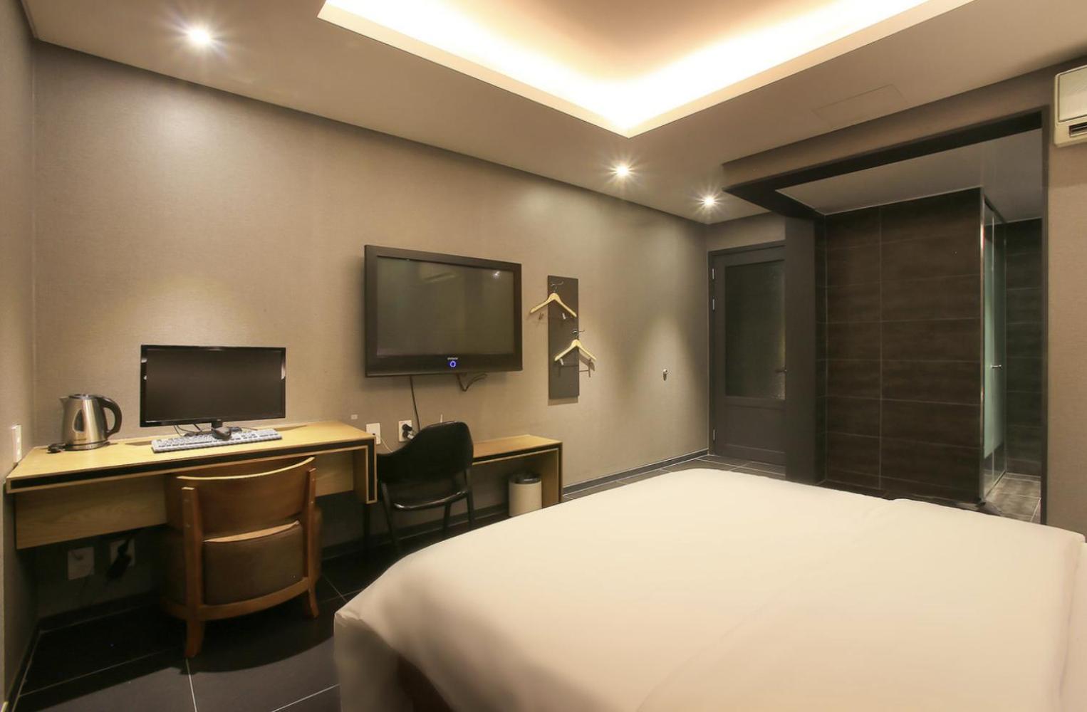Standard Room photo 2