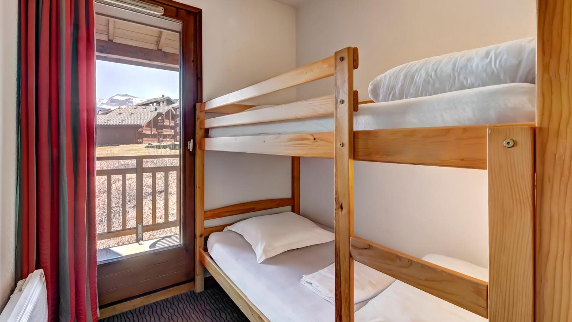 1 Bedroom Apartment with sleeping area for 6 people photo 3