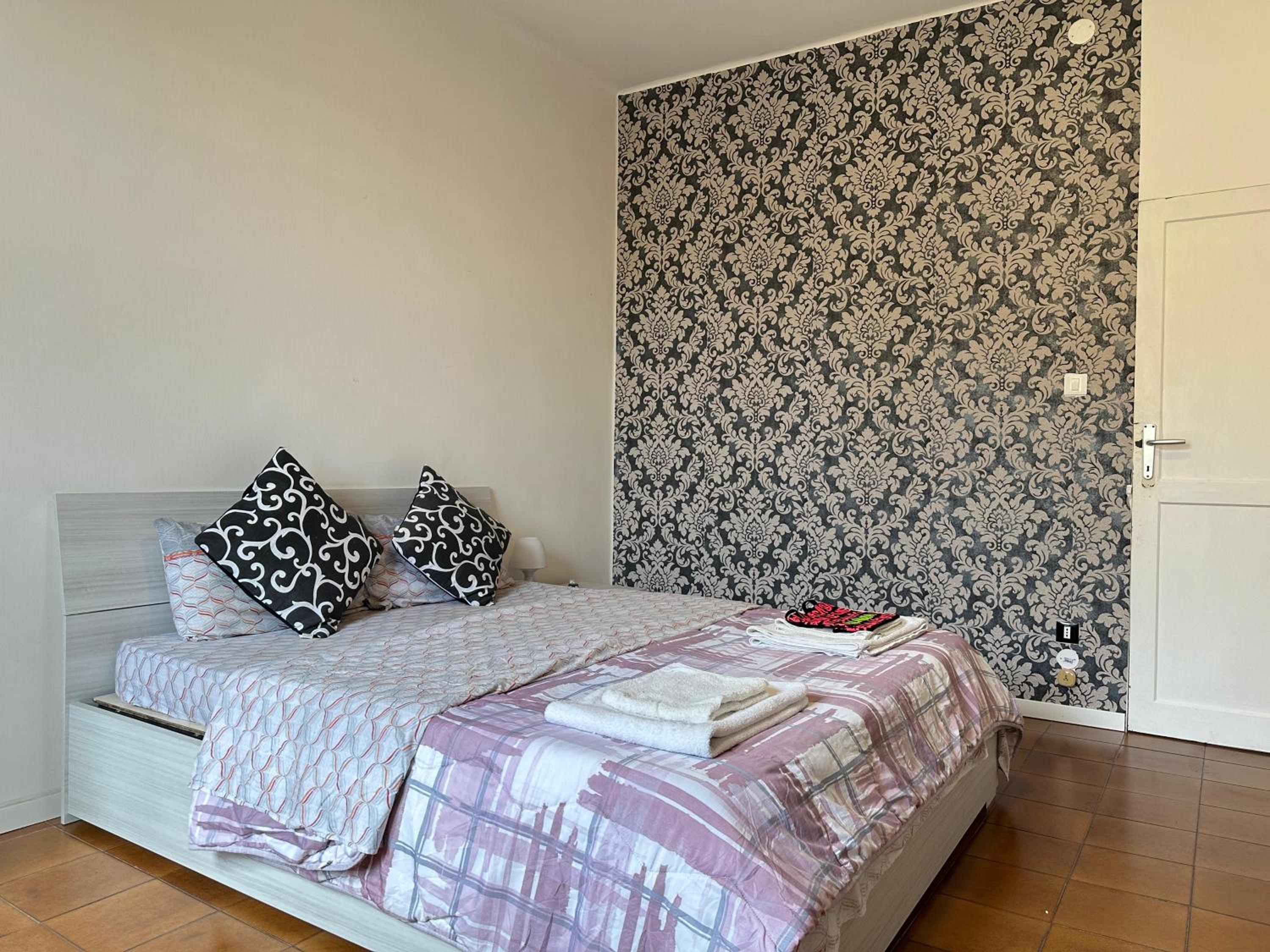 Basic Triple Room photo 1