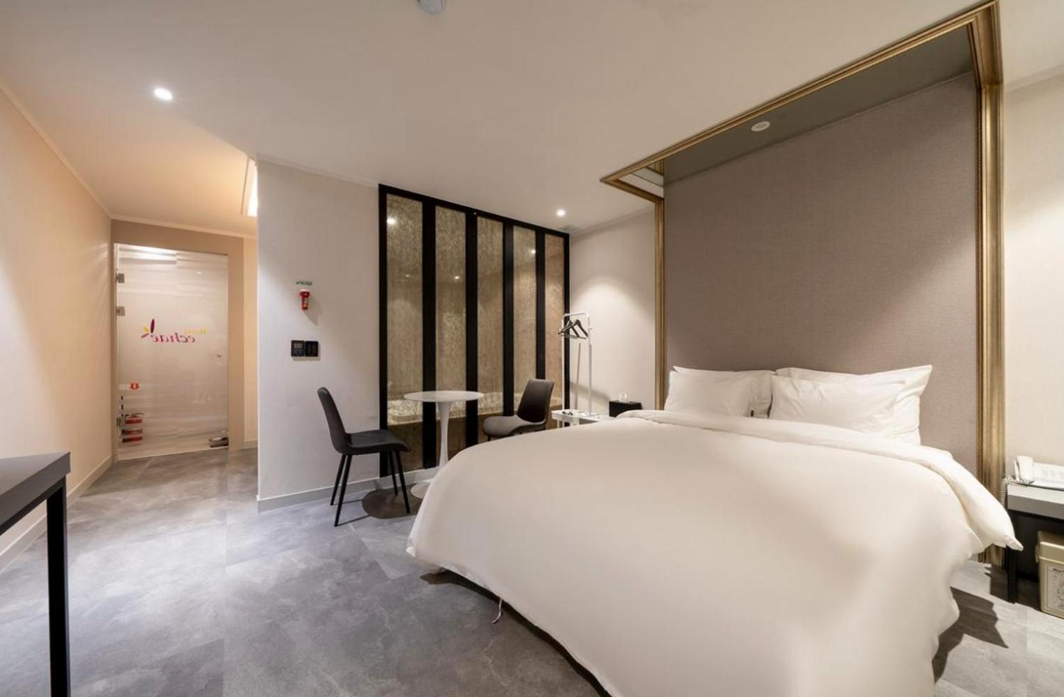 Deluxe Room - Photo 1