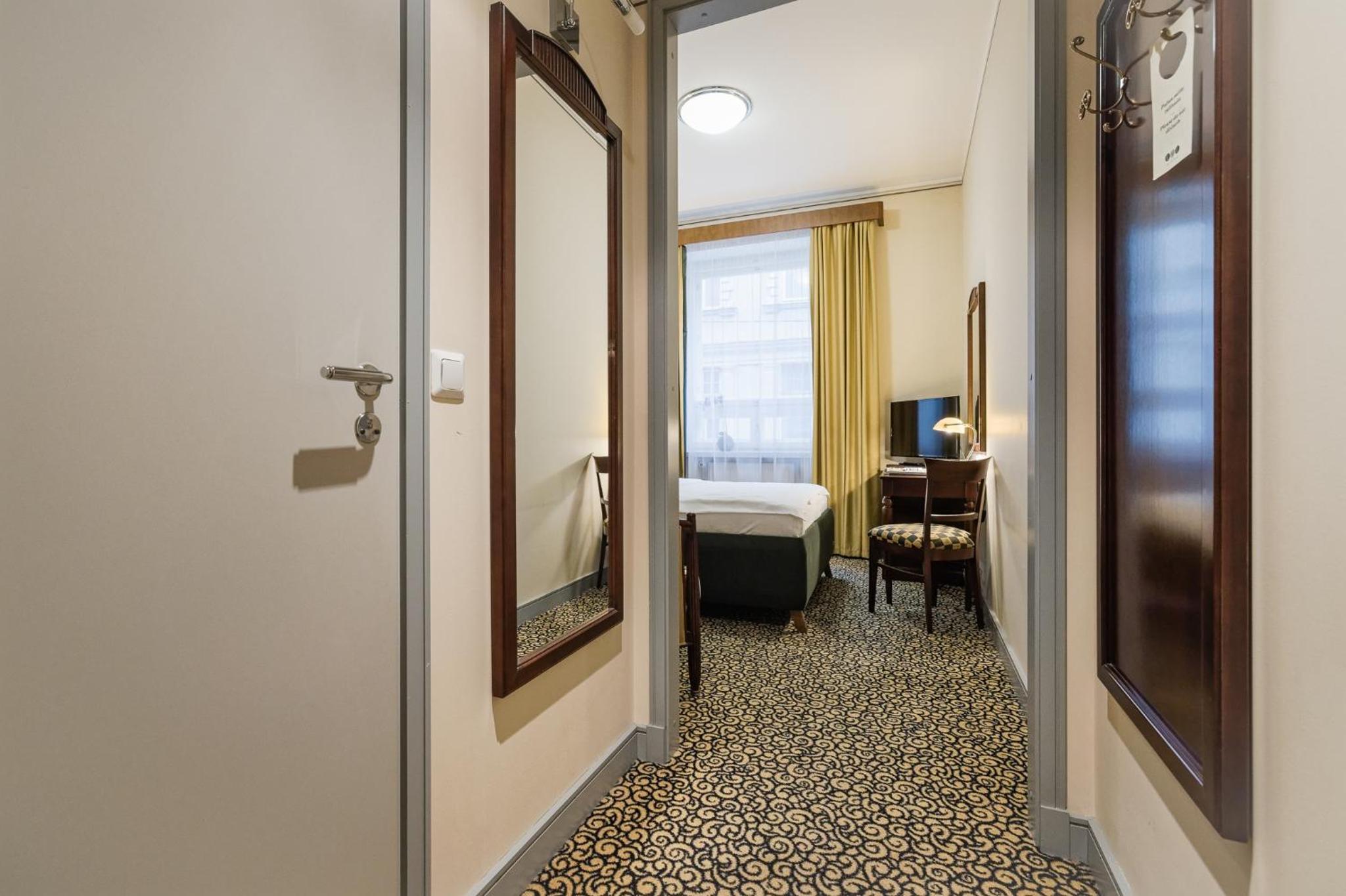Single Room photo 3