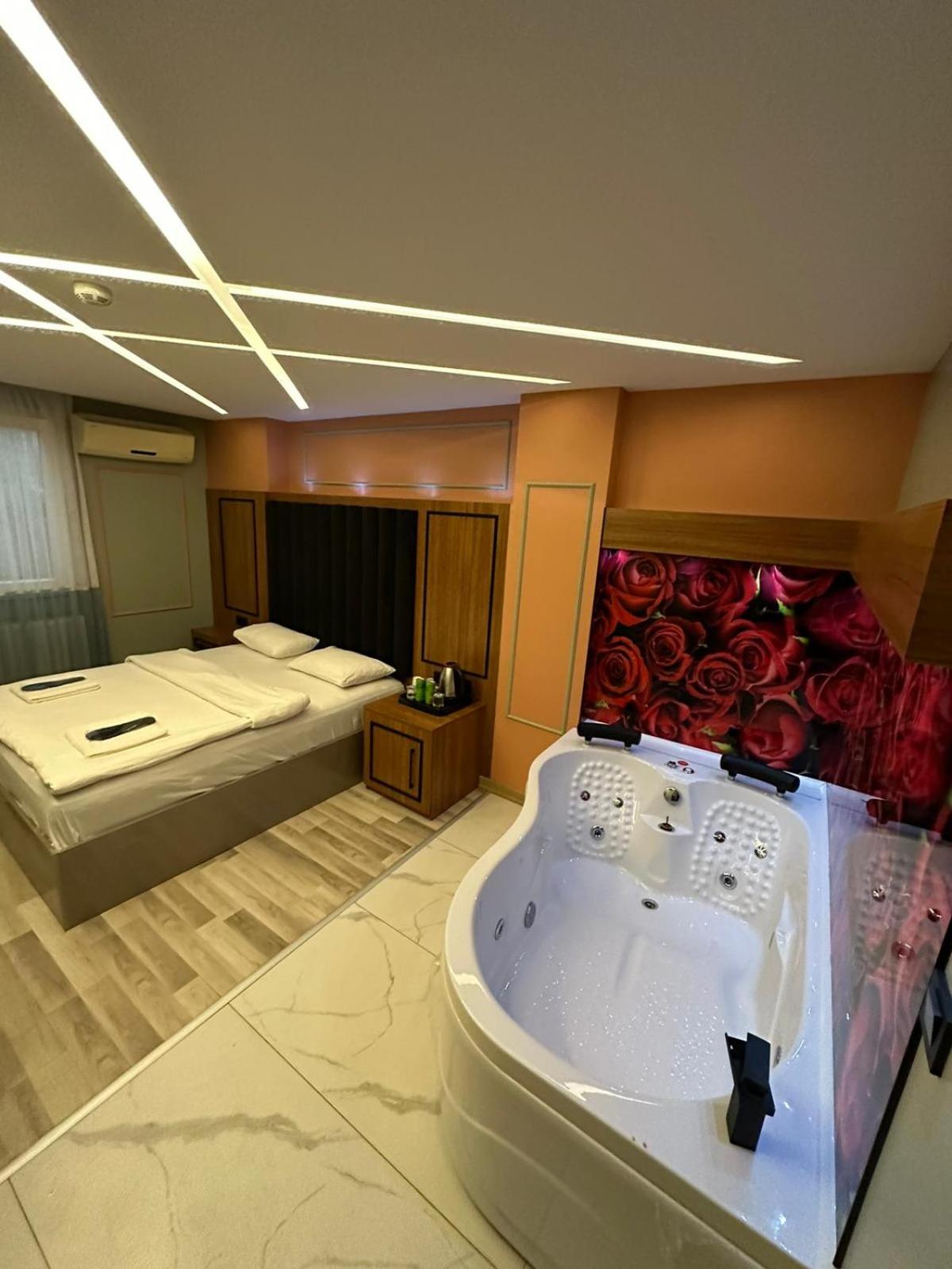 Double Room with Spa Bath photo 1