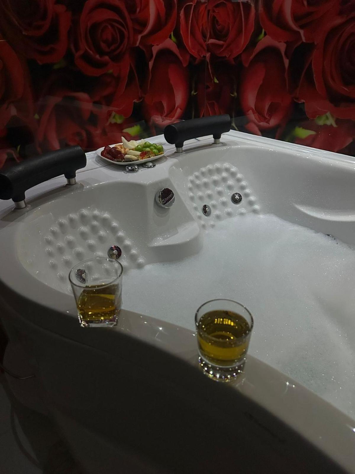 Double Room with Spa Bath photo 3
