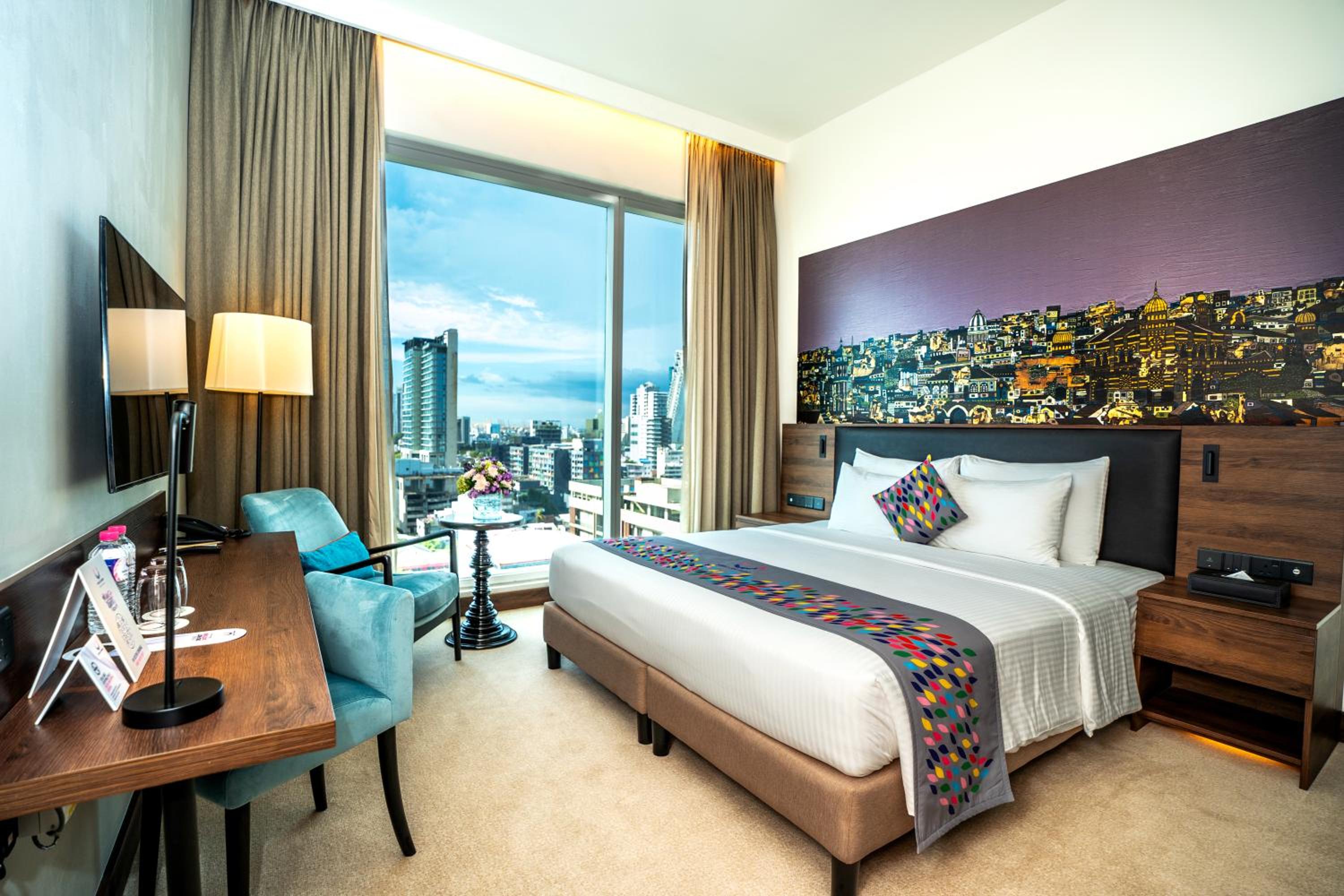 Deluxe King Room with City View  - Photo 1
