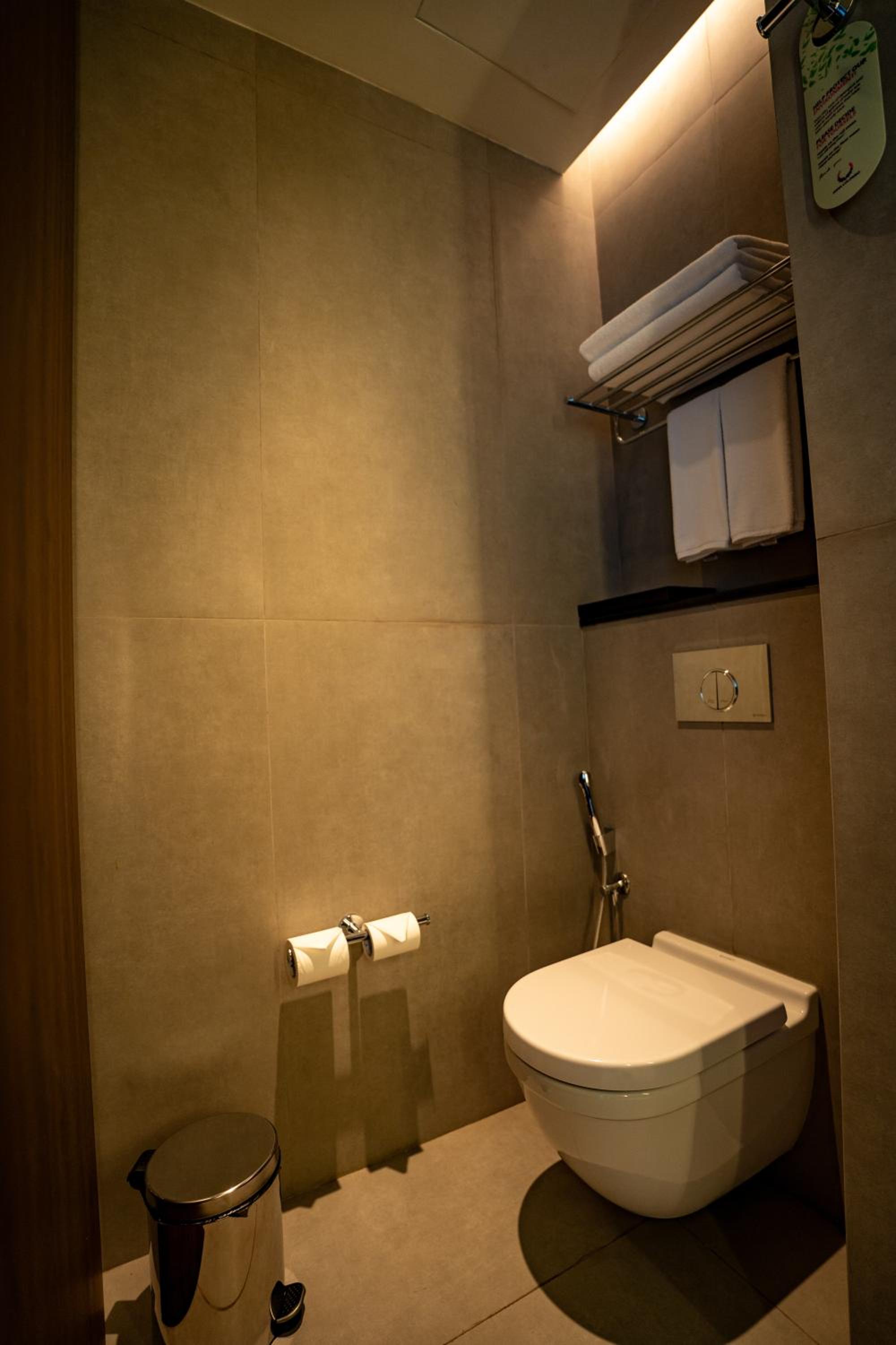 Deluxe Double with Partial Sea View  - Photo 14