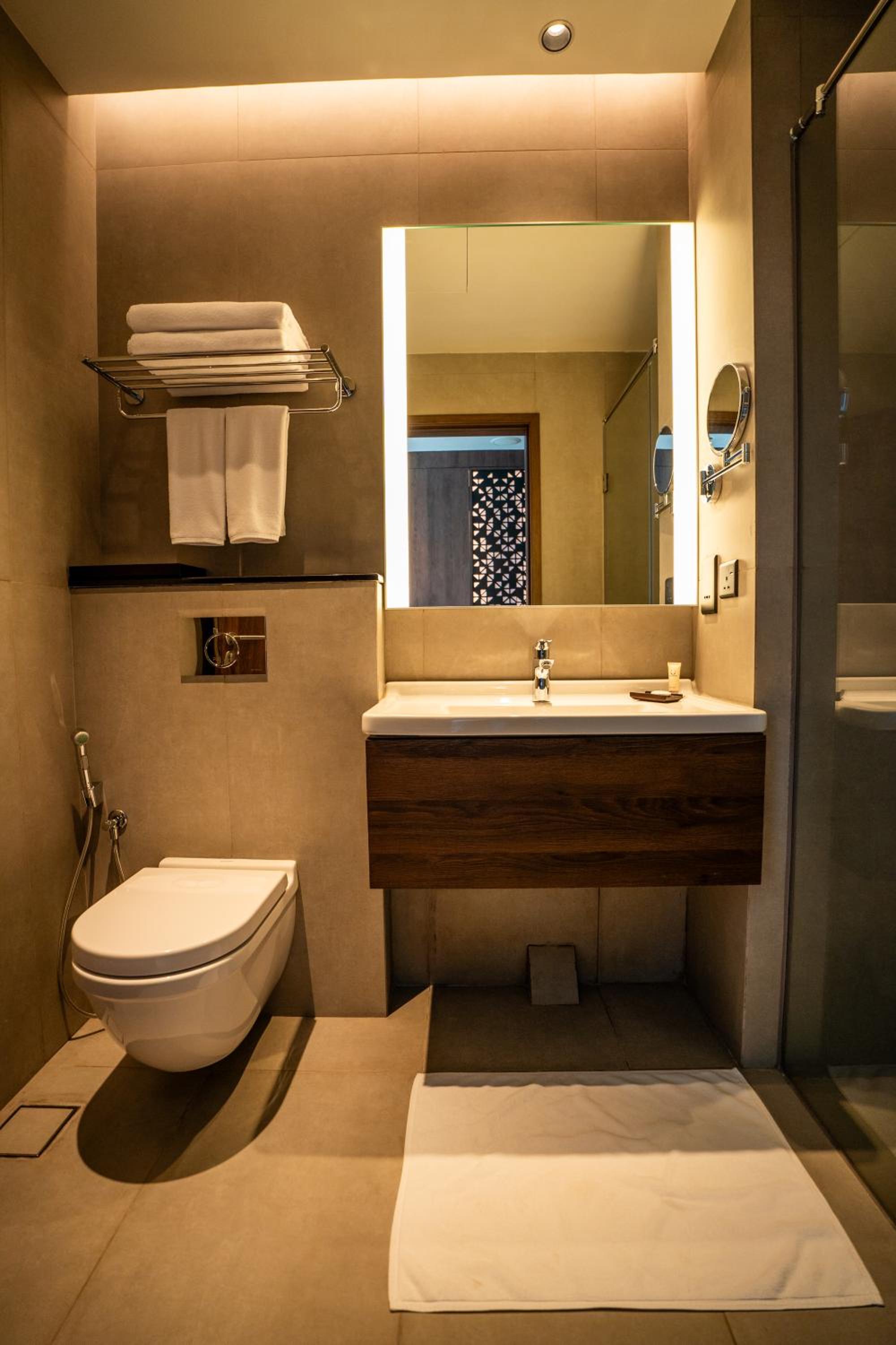 Deluxe Double with Partial Sea View  - Photo 17