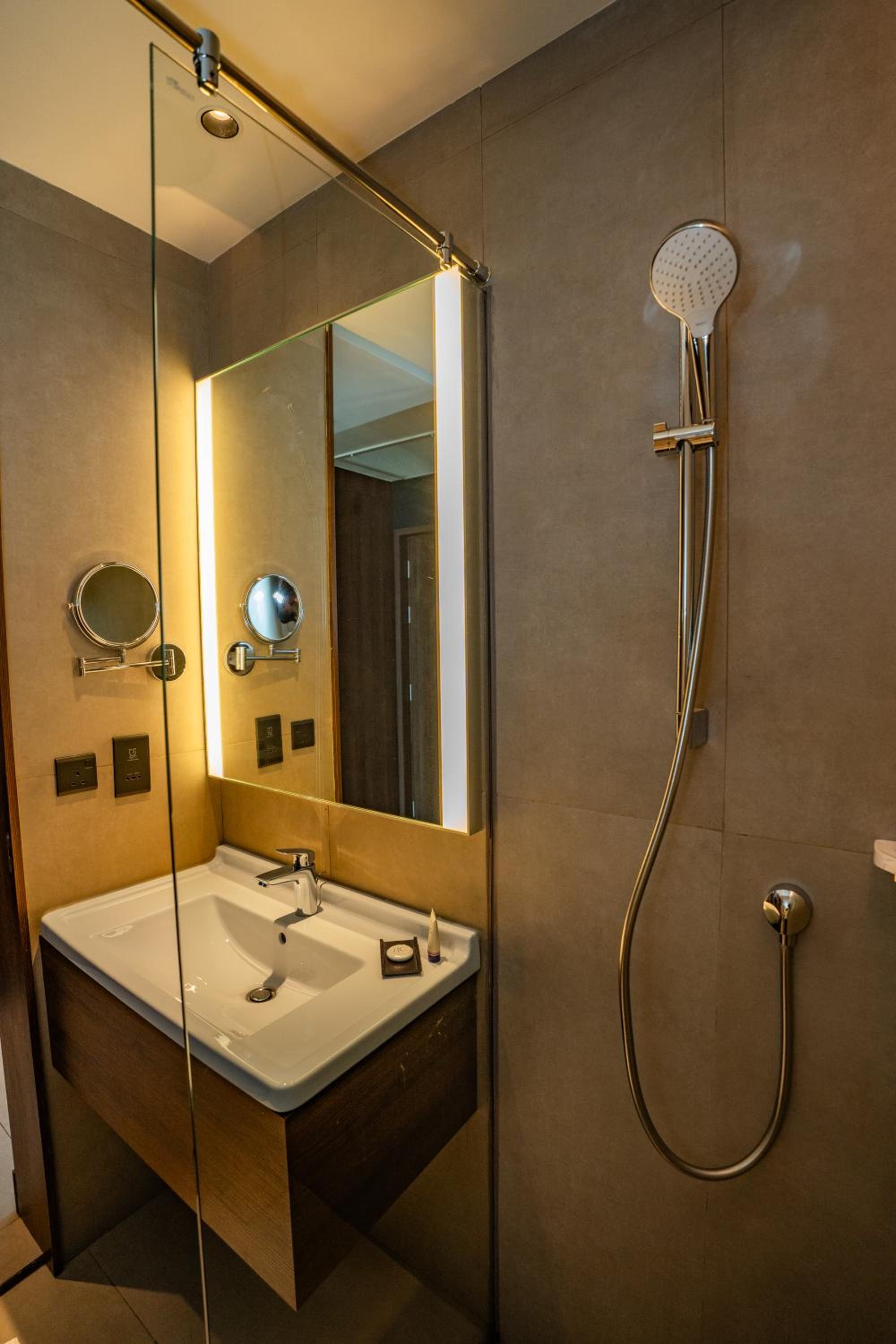 Deluxe Double with Partial Sea View  - Photo 18