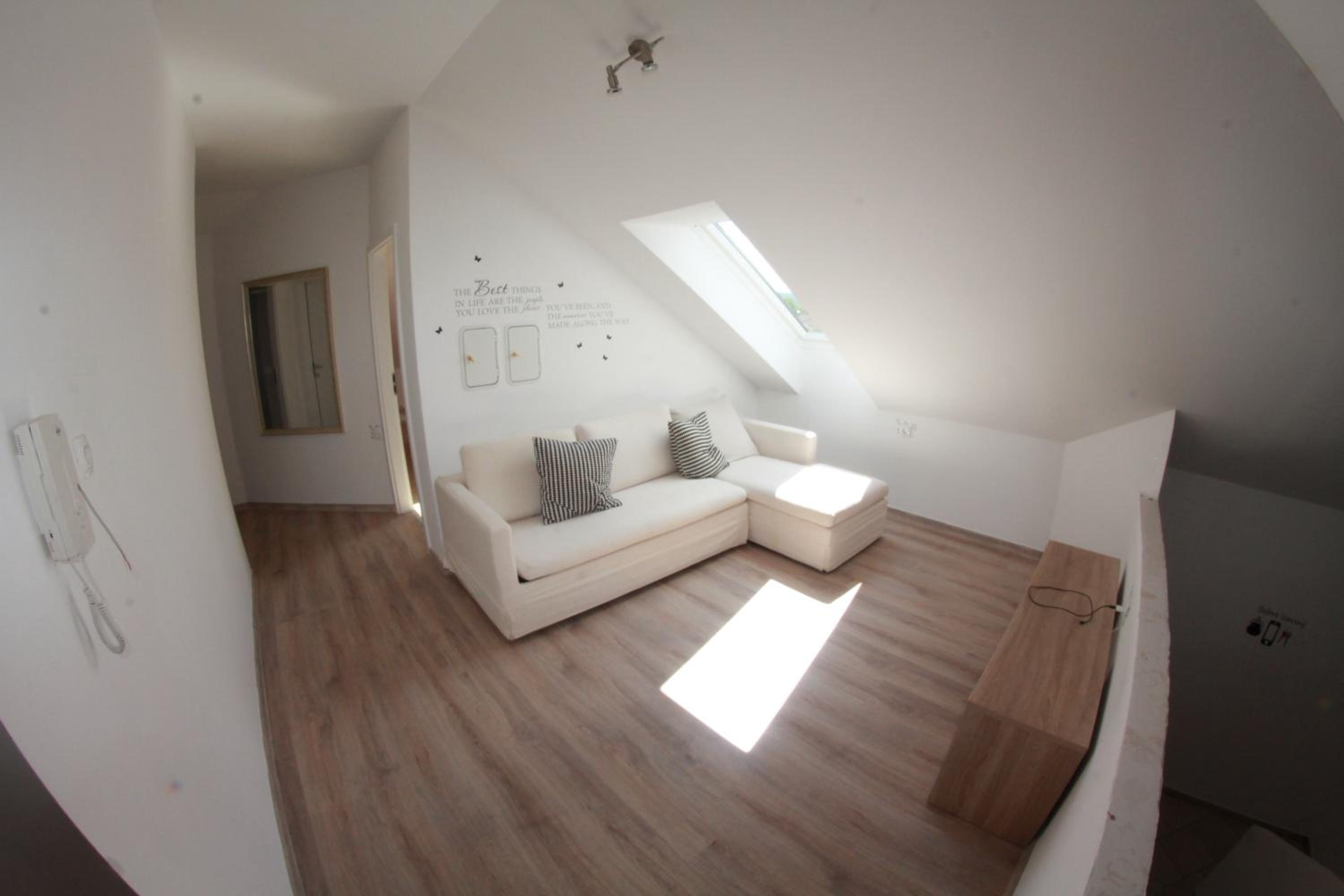 One-Bedroom Apartment photo 1
