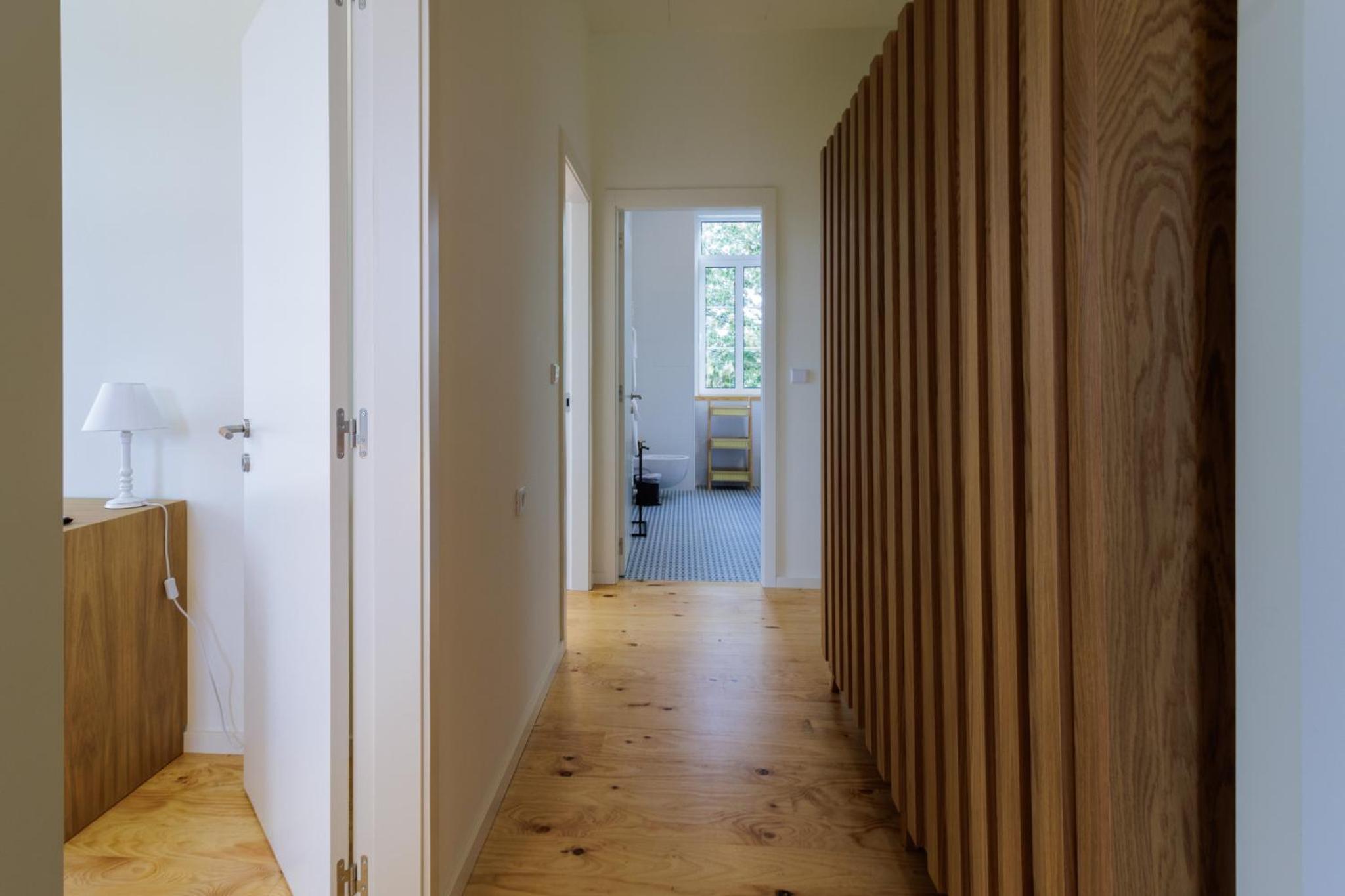 Family Two-Bedroom Apartment with View photo 3