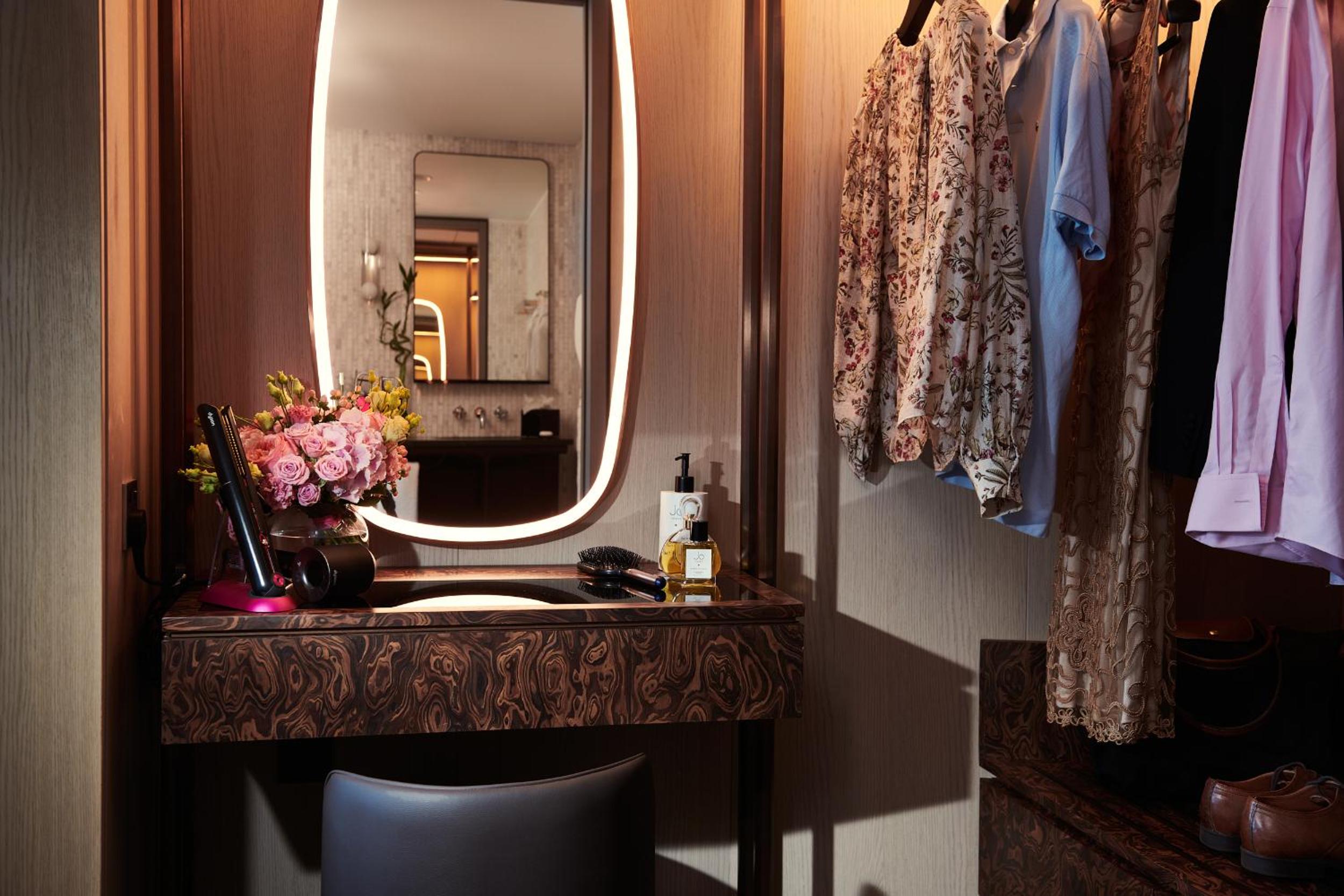 Walbrook Suite  