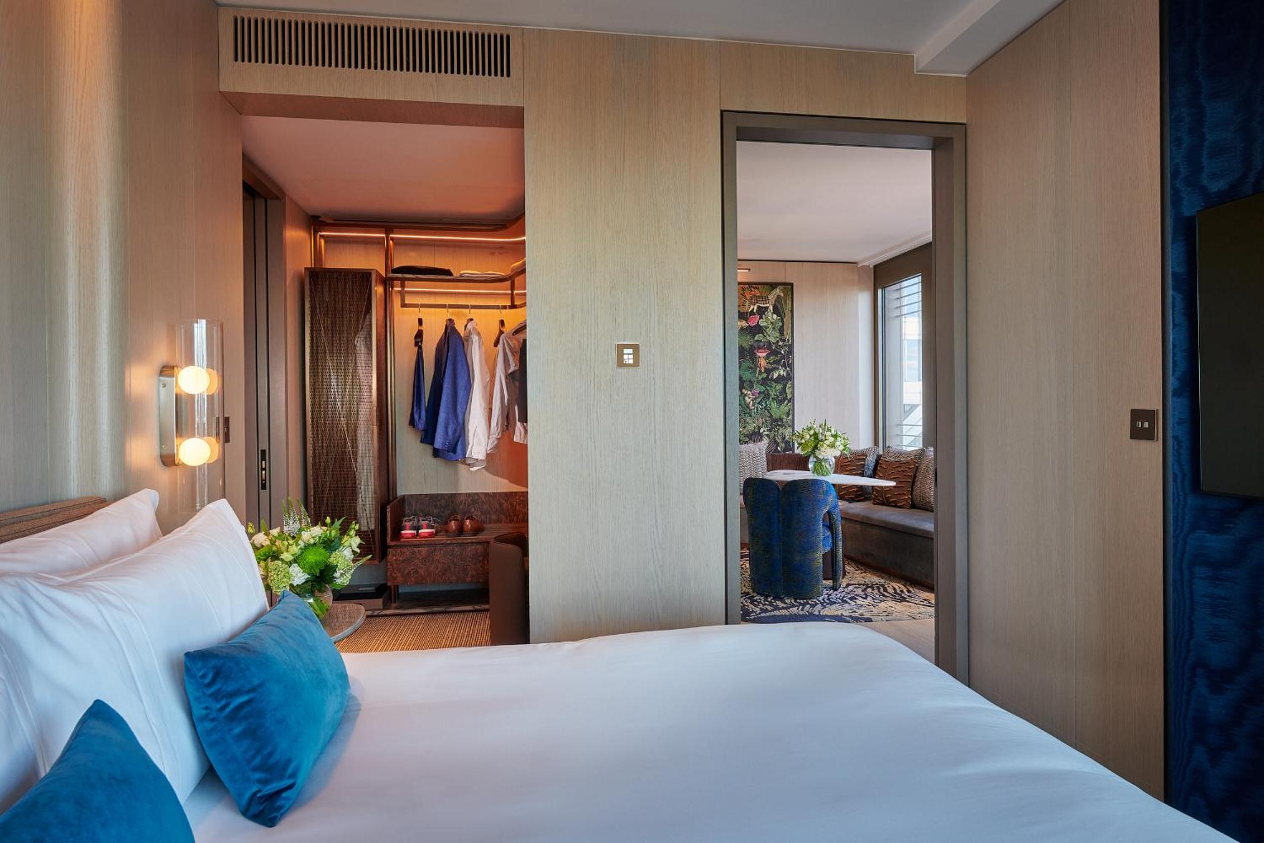 Devonshire Suite thumbnail 6