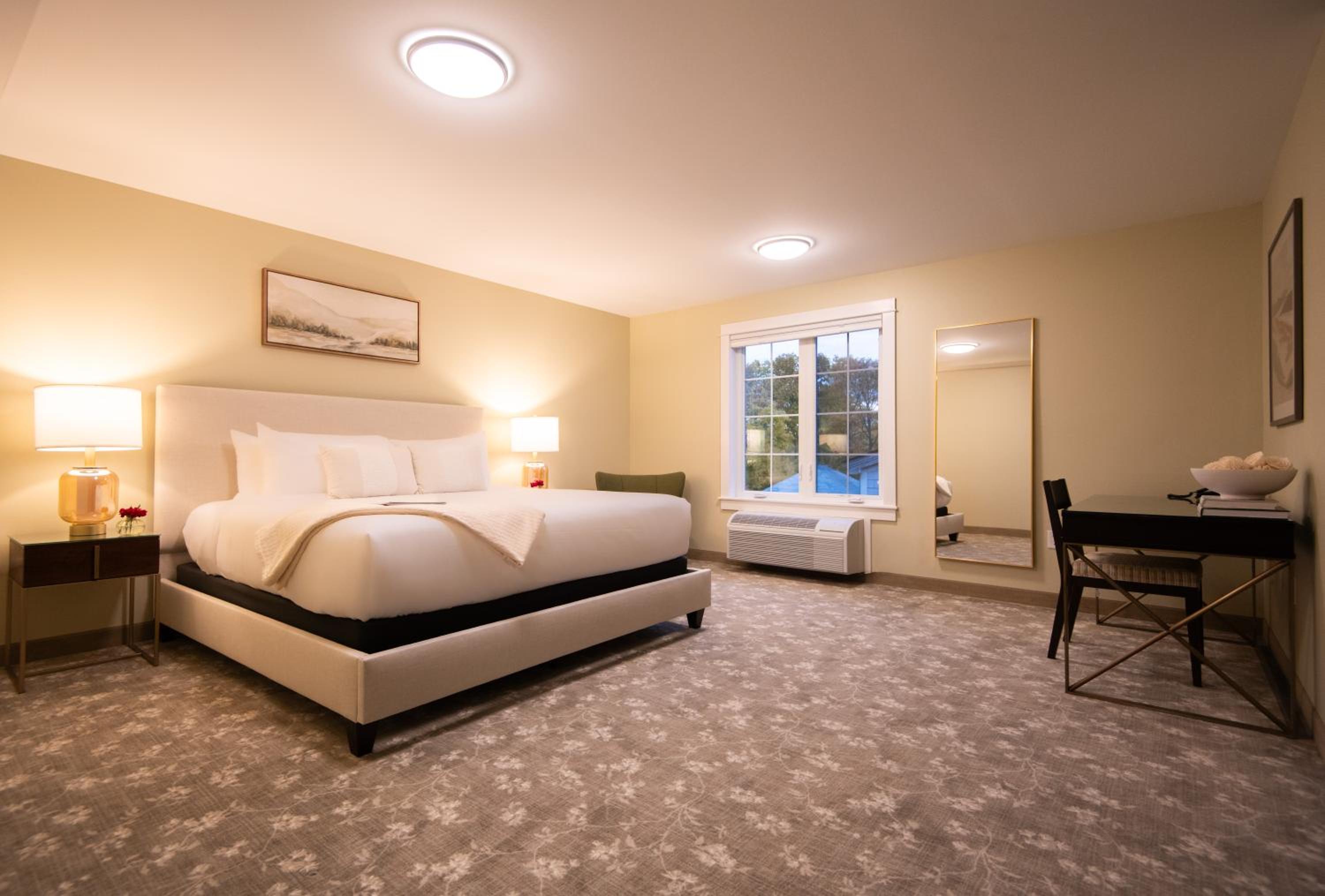 King Suite with Twin Bed